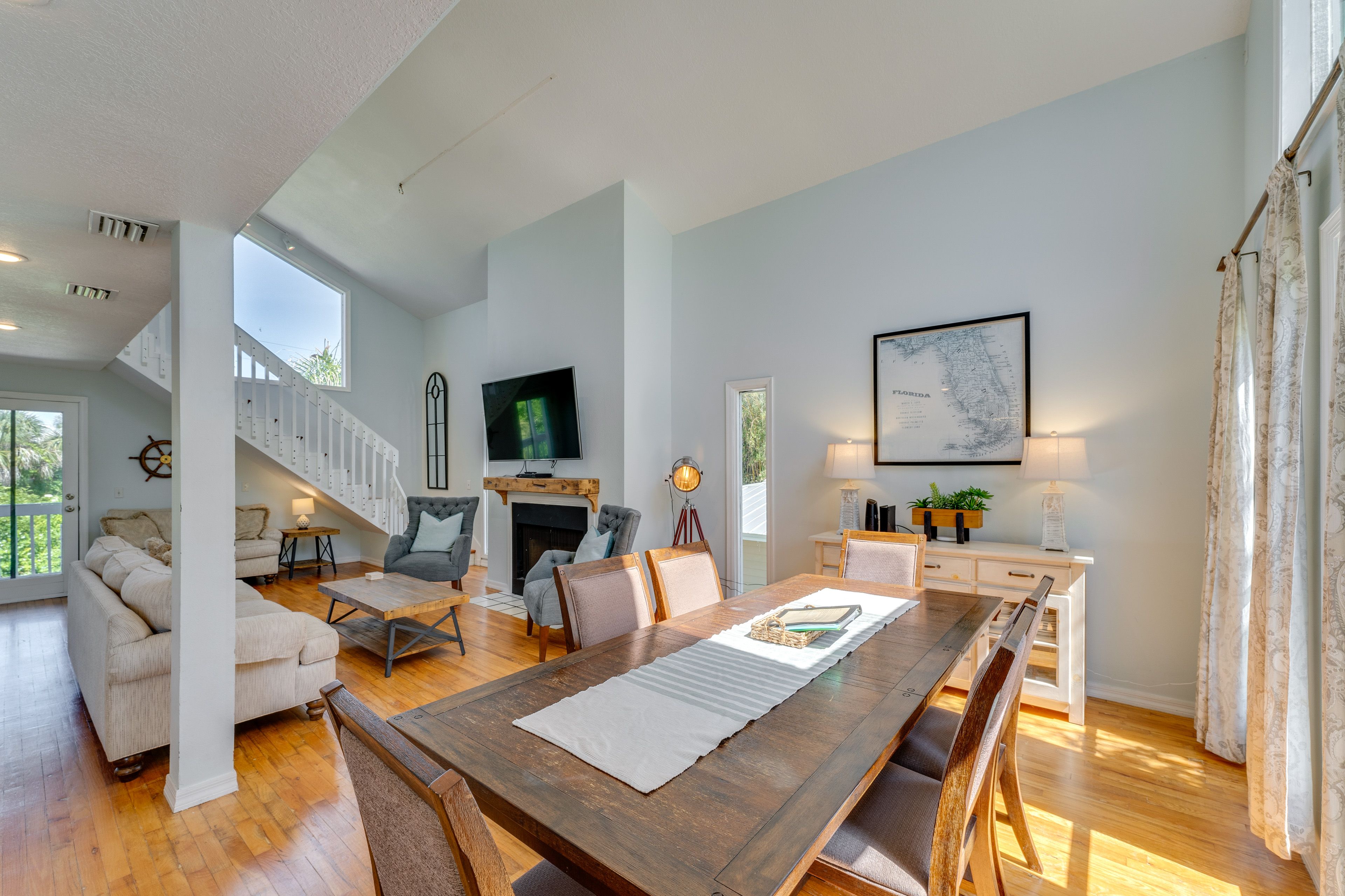 Dining Area | 2nd Floor | Dishware & Flatware Provided