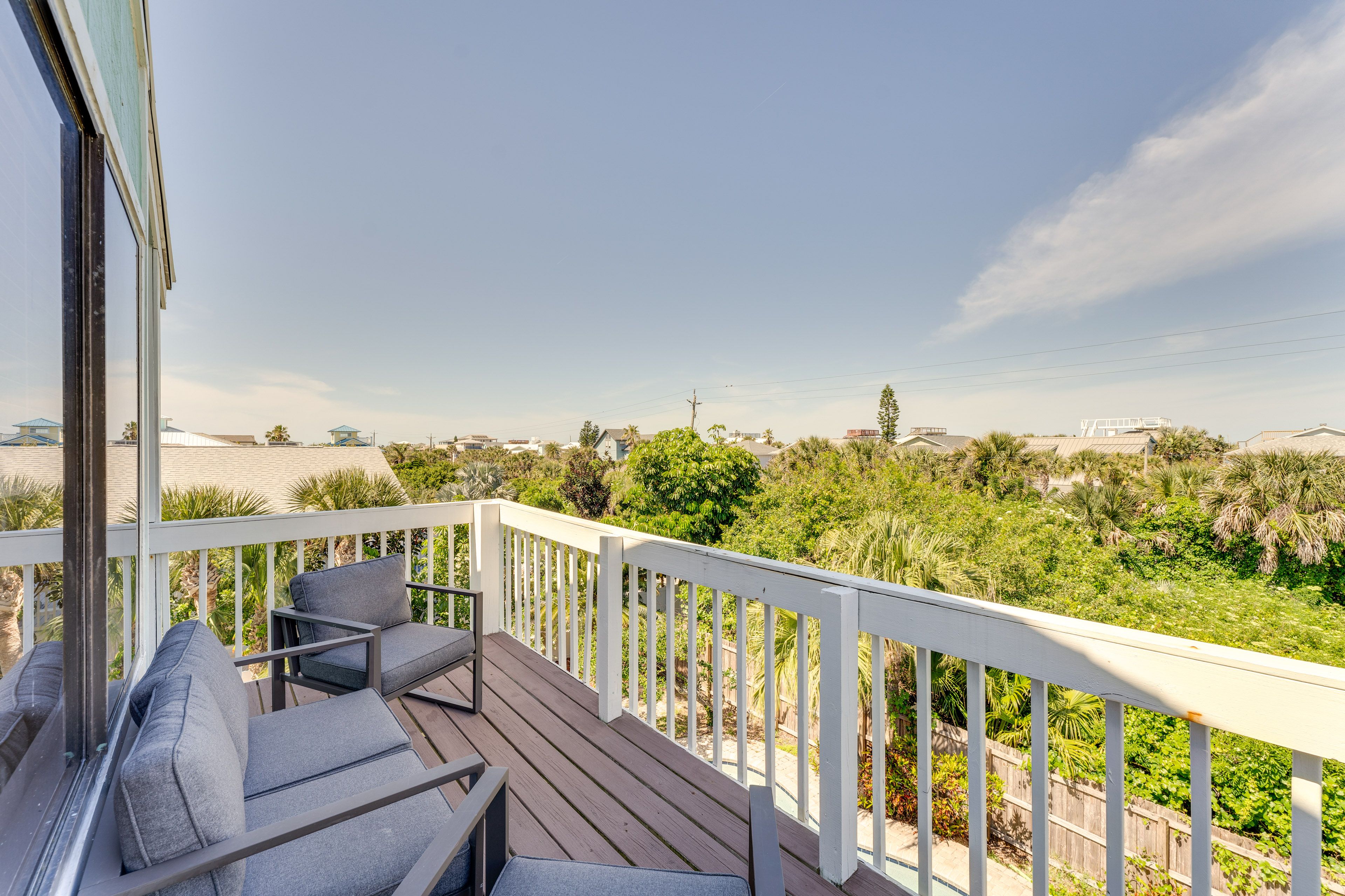 3rd-Floor Deck | Access via Bedroom 1 | Outdoor Seating