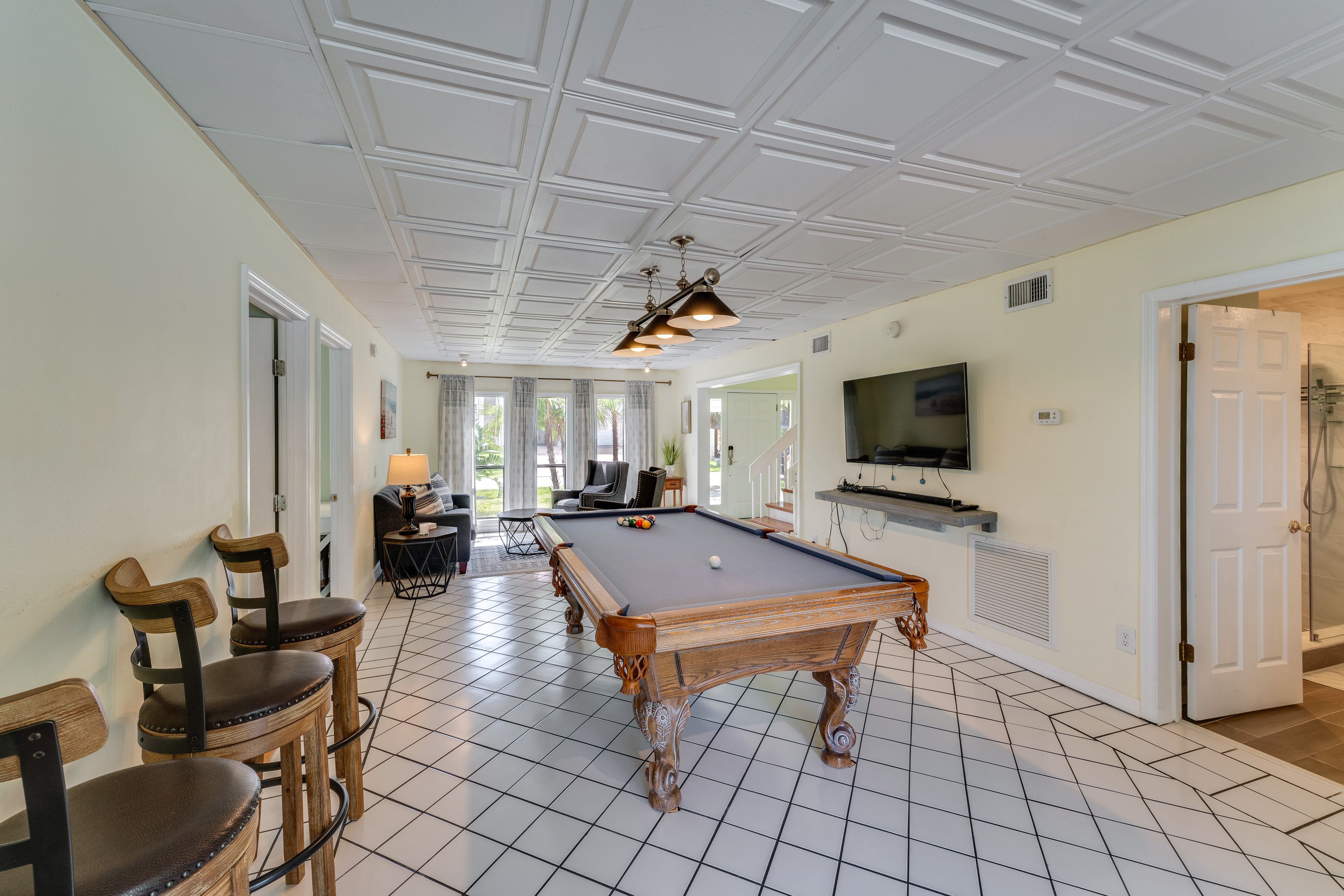 Game Room | Pool Table | Smart TV | 3-Story House | In-Unit Laundry