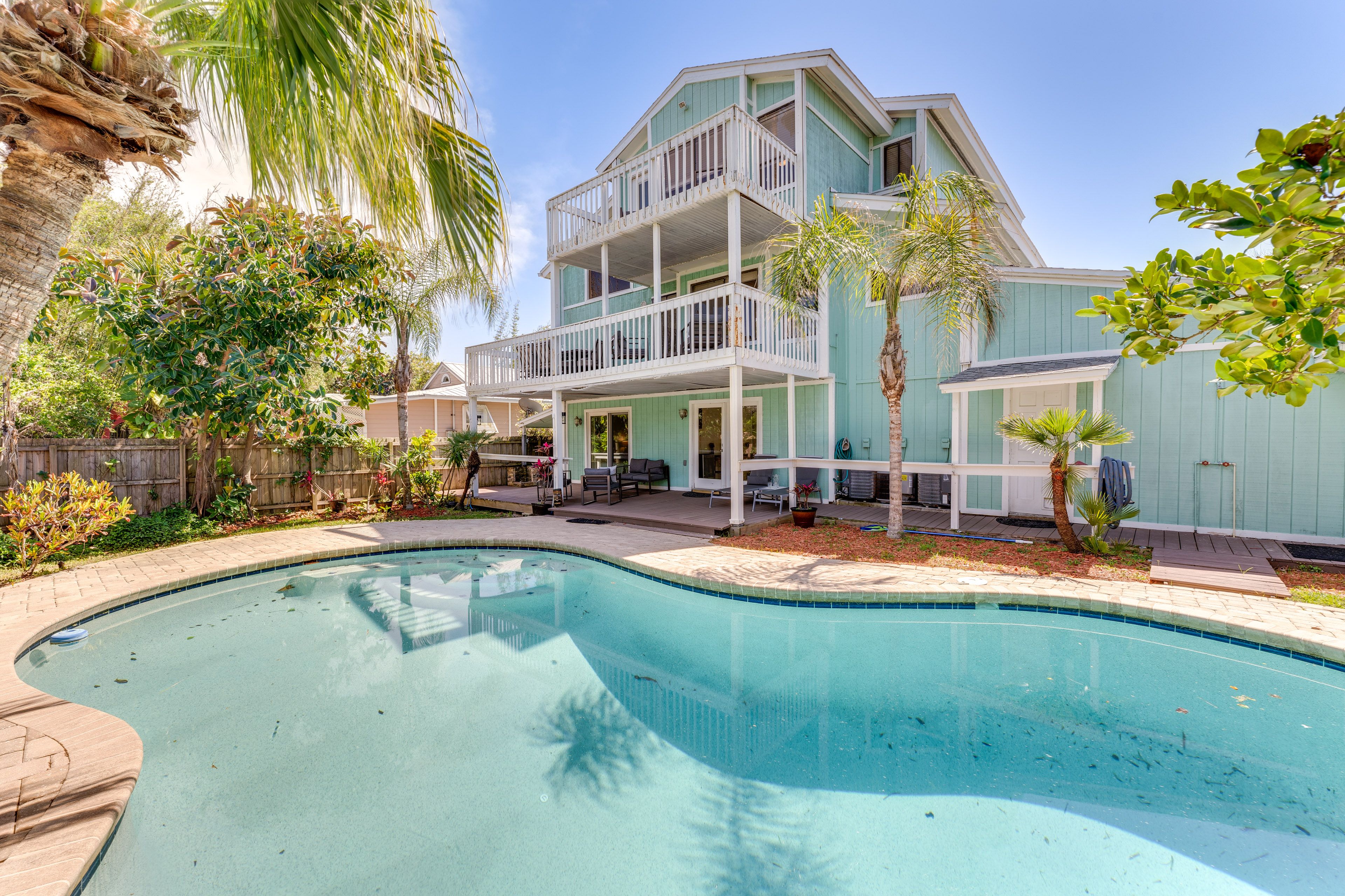 Private Heated Pool | 2 Furnished Decks | Self Check-In | 0.2 Mi to Beaches