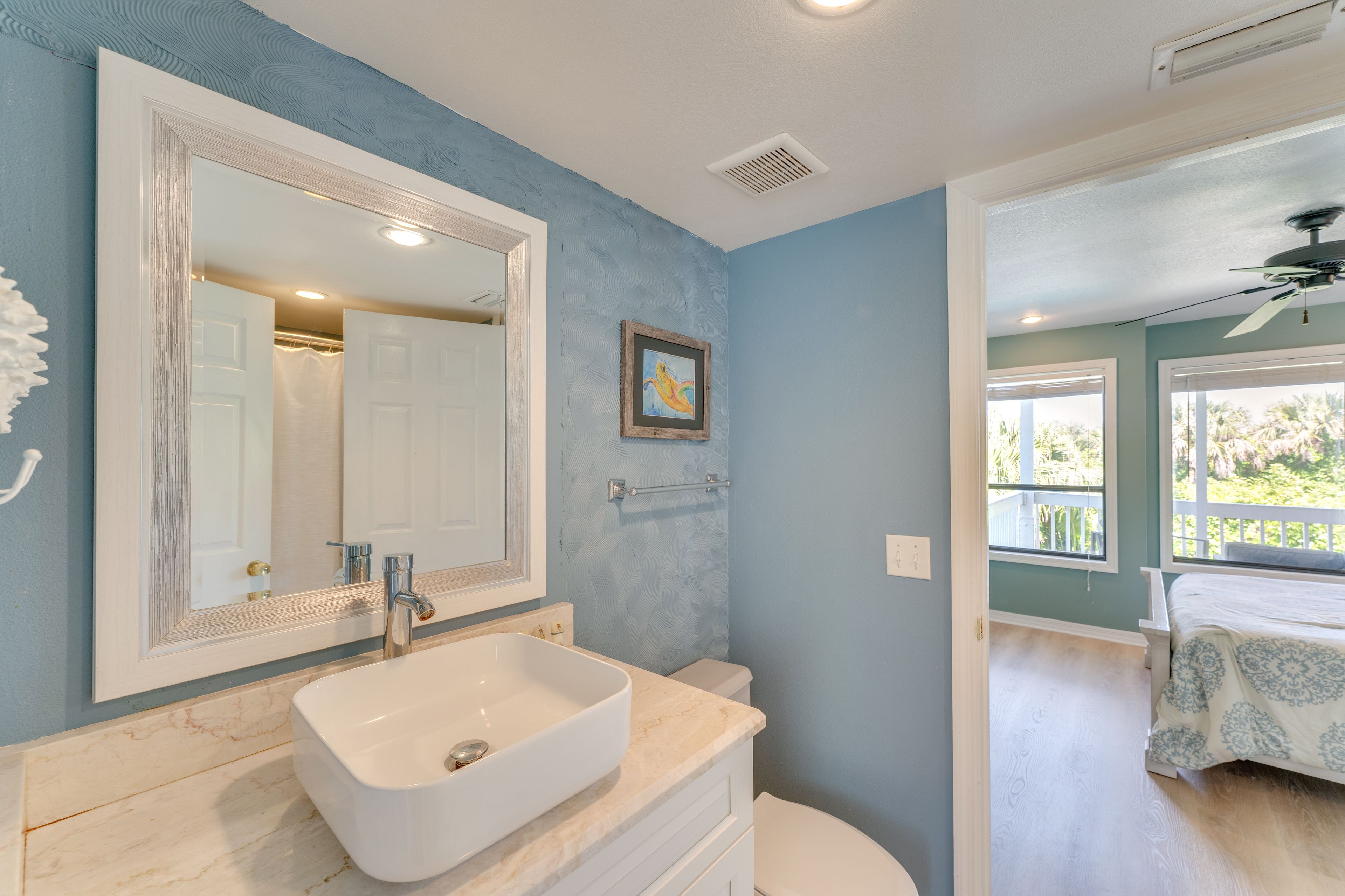 En-Suite Bathroom | 2nd Floor | Complimentary Toiletries | Hair Dryer