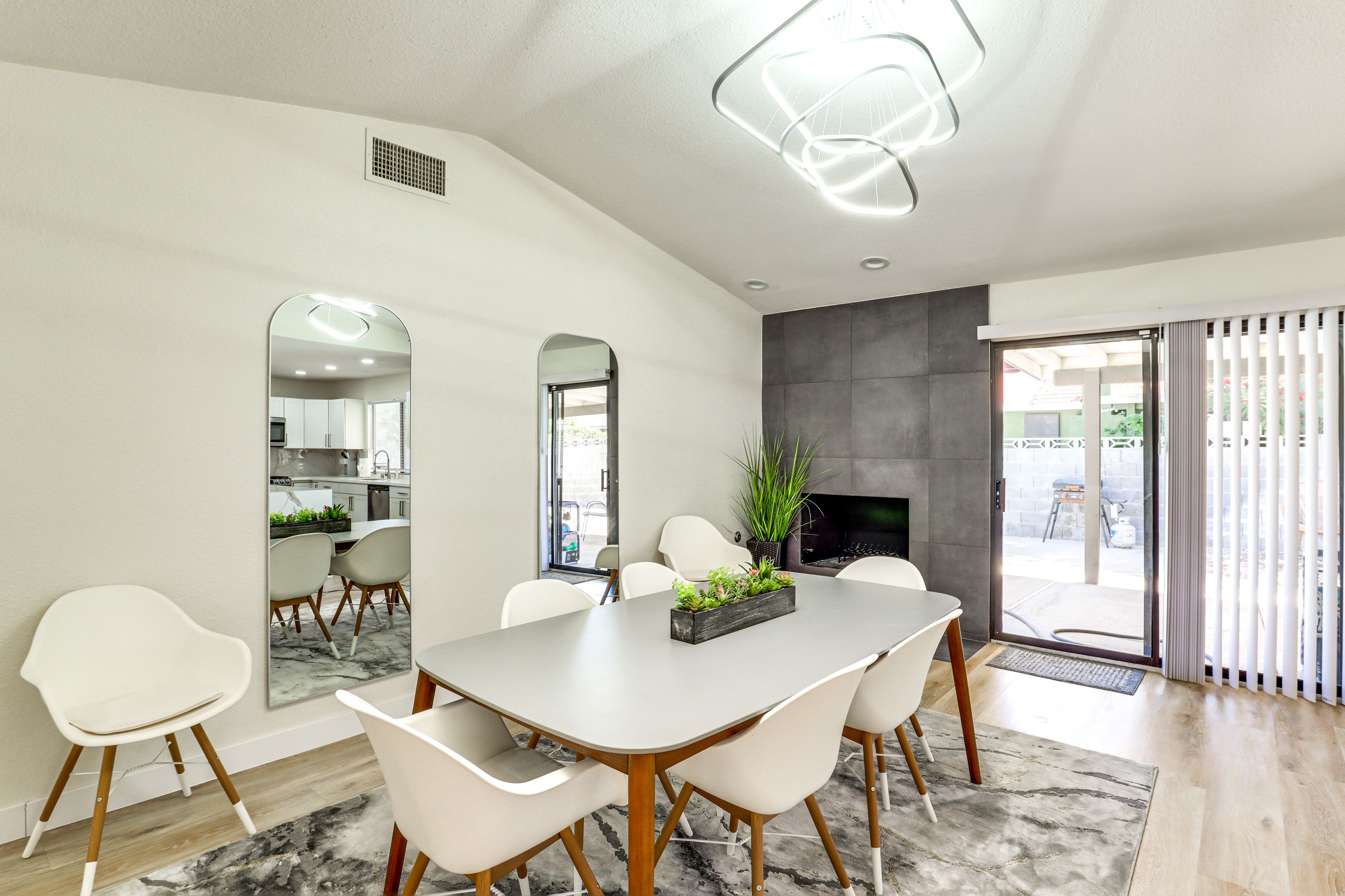 Dining Area | Fireplace
