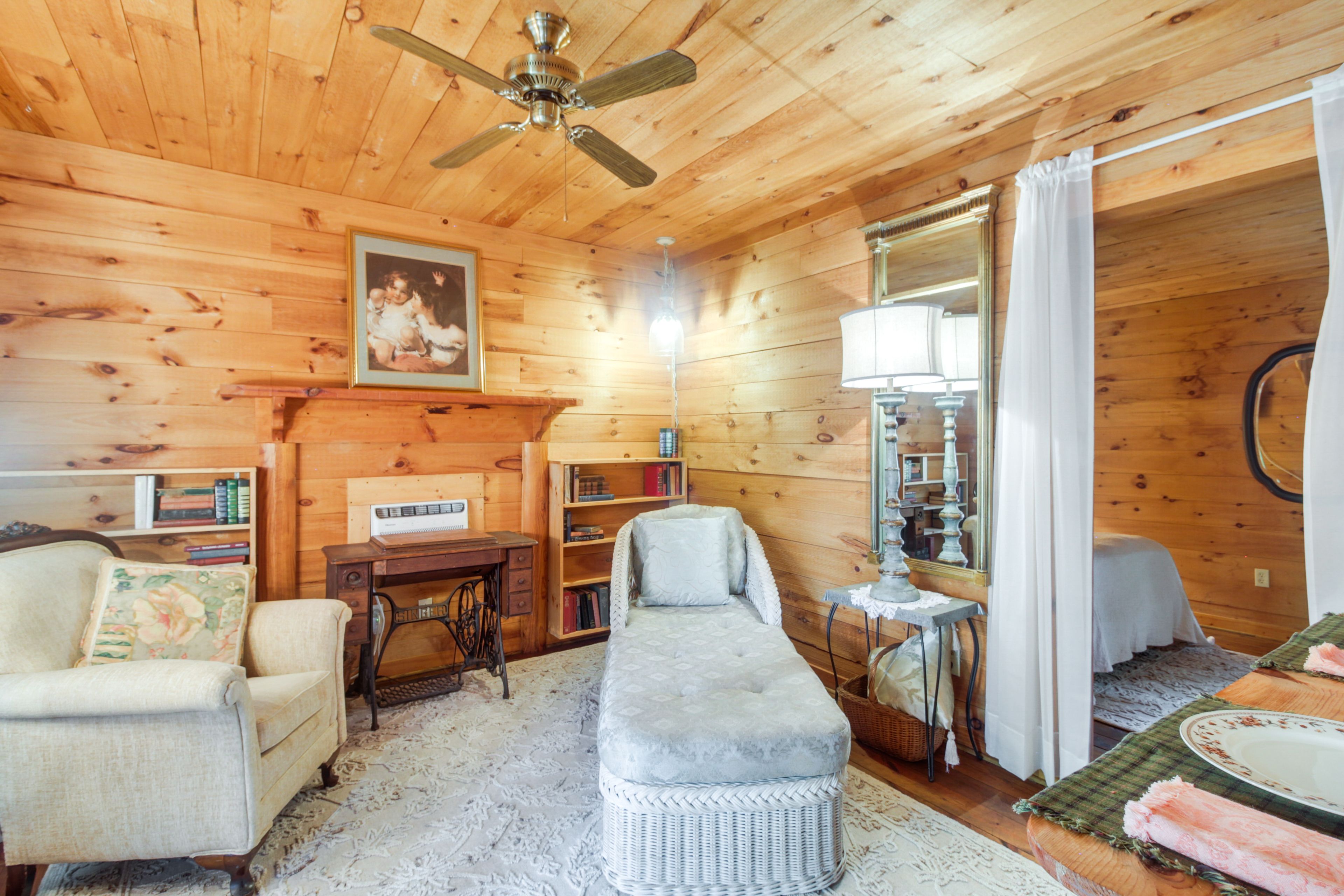 Living Area | Mini-Split A/C Unit | Electric Heating | Free WiFi