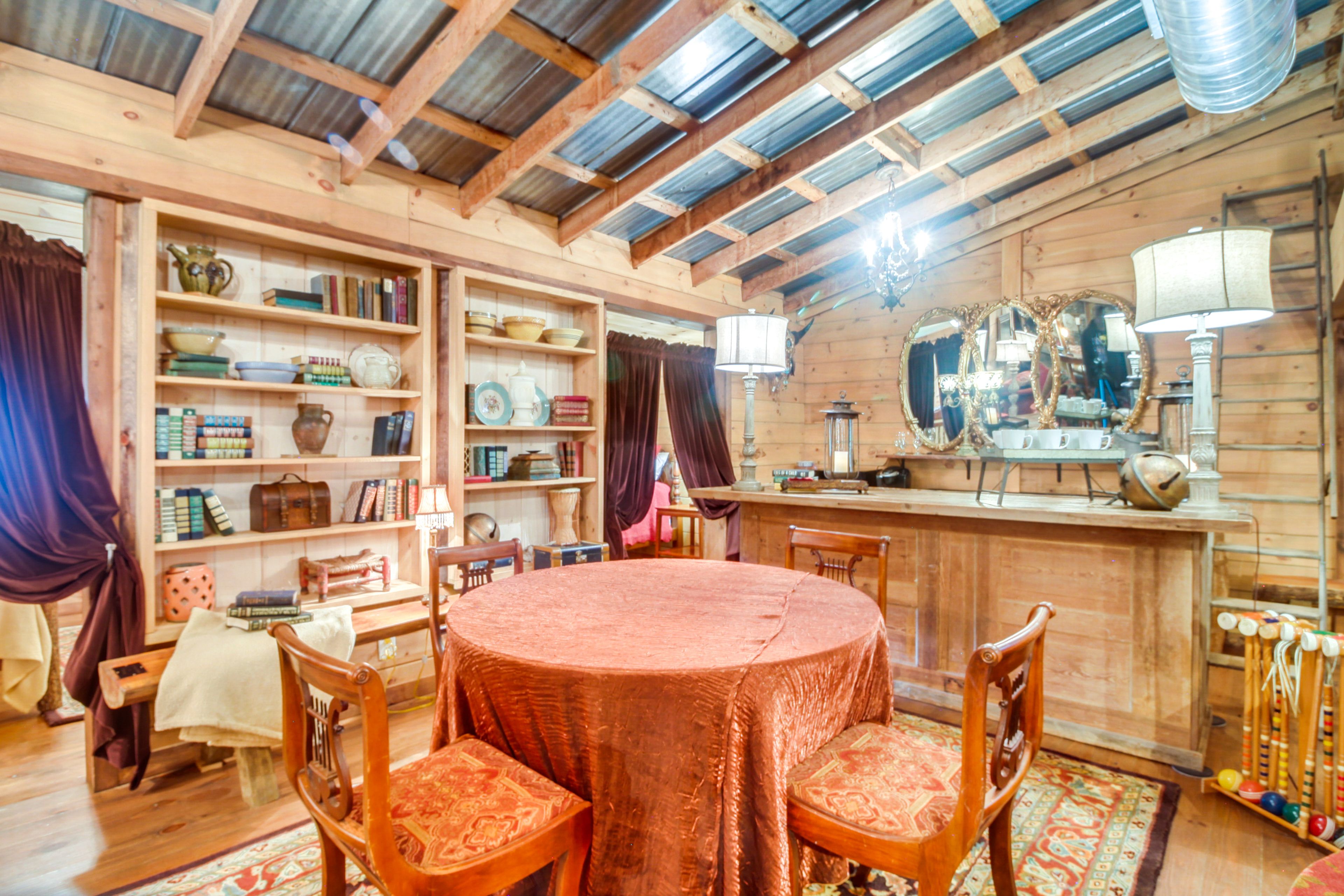 Additional Dining Area