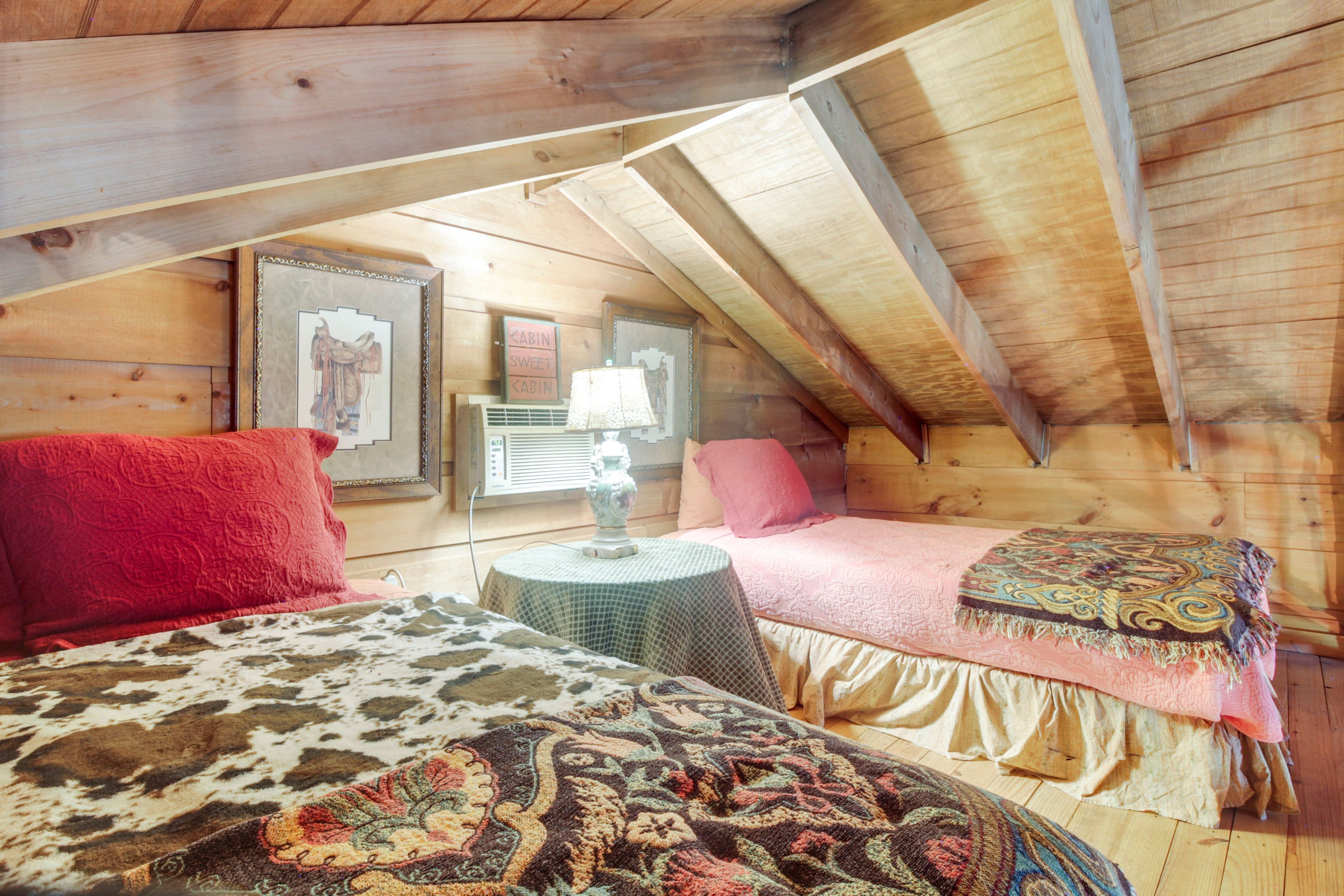 Loft | 2nd Floor | 2 Twin Beds