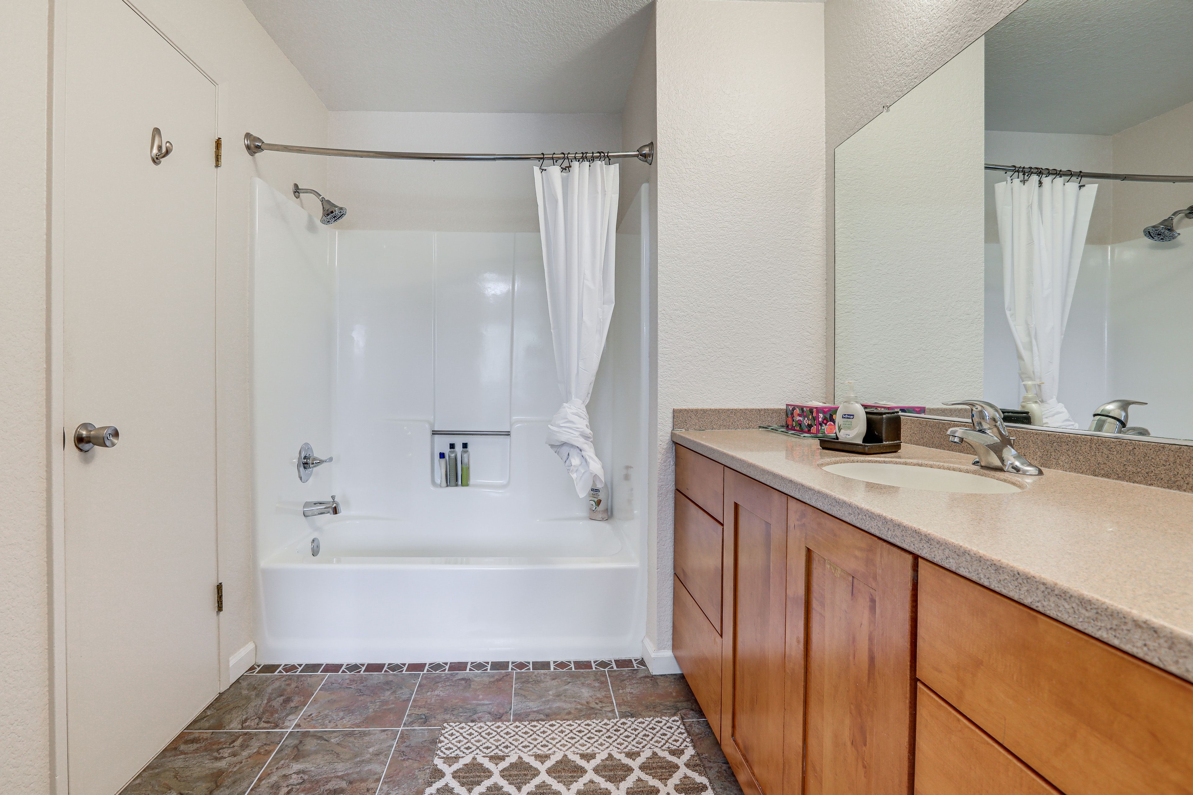 En-Suite Bathroom | 2nd Floor