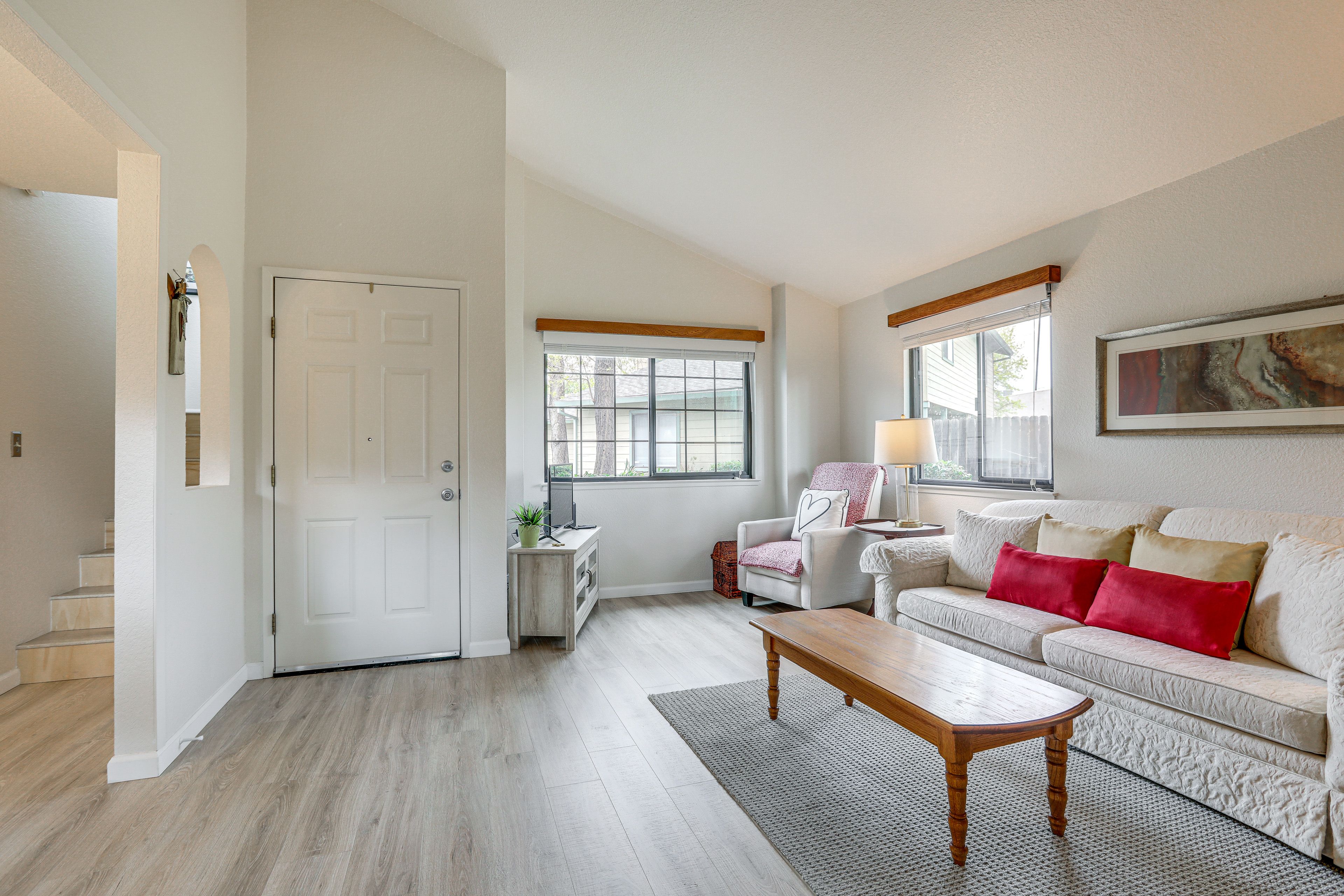 Living Room | 1st Floor | Smart TV | Central A/C & Heat