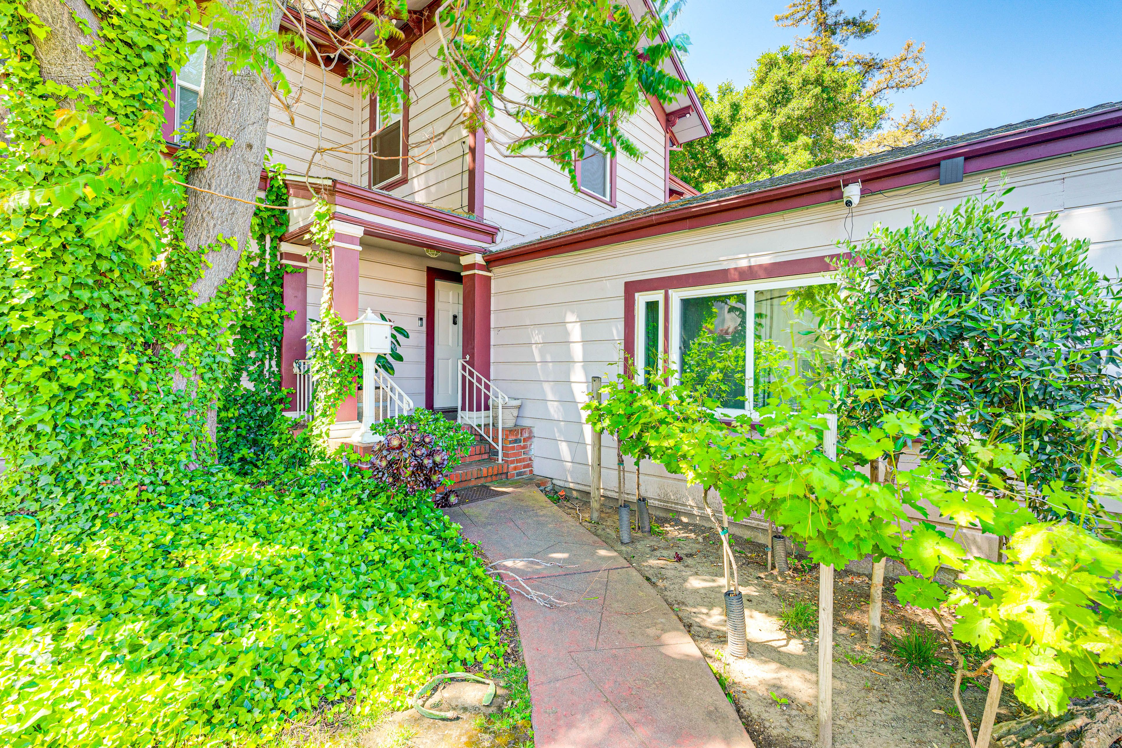 Outdoor Front Entry