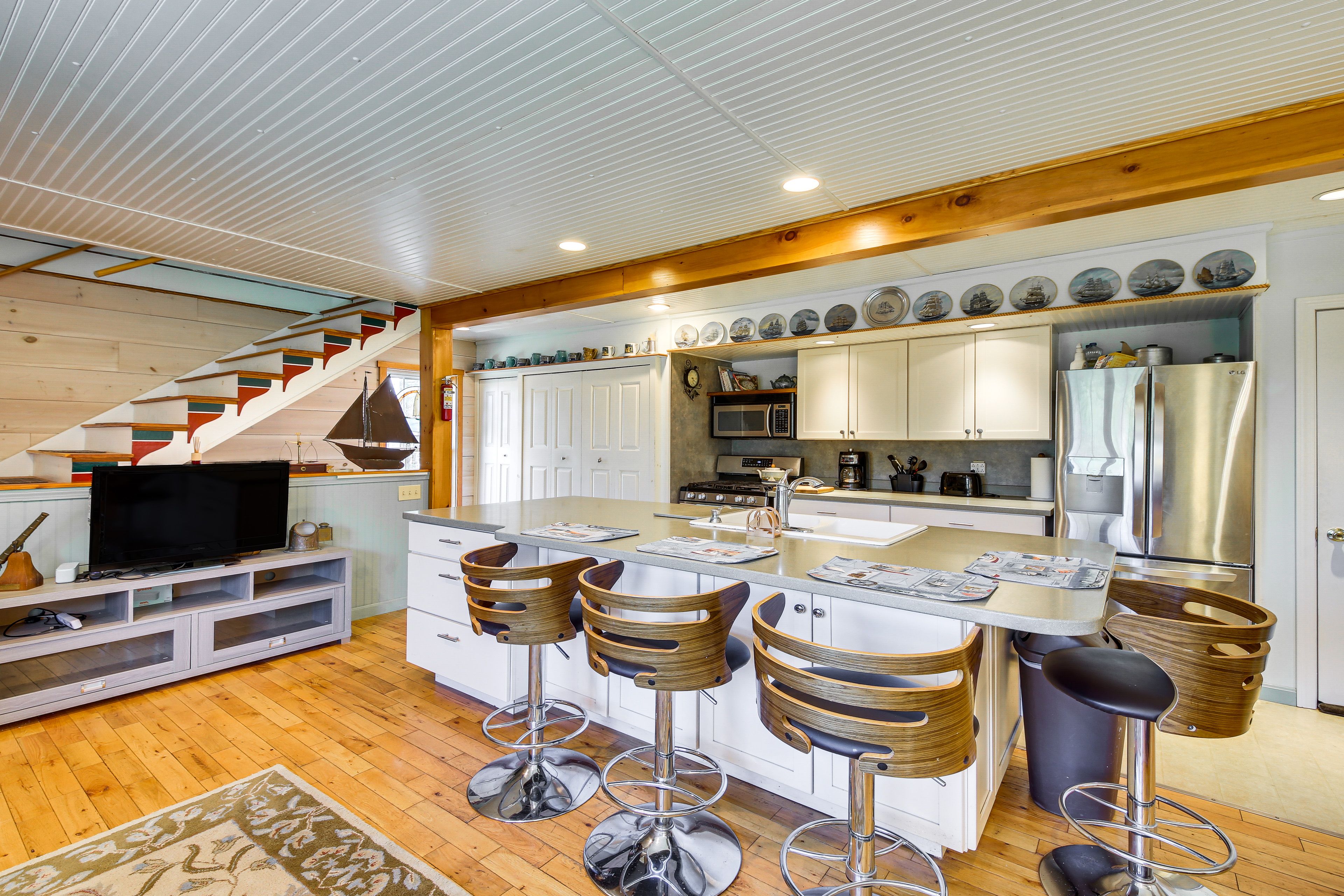 Friendship Vacation Rental | 3BR | 2BA | 1,200 Sq Ft | Stairs Required