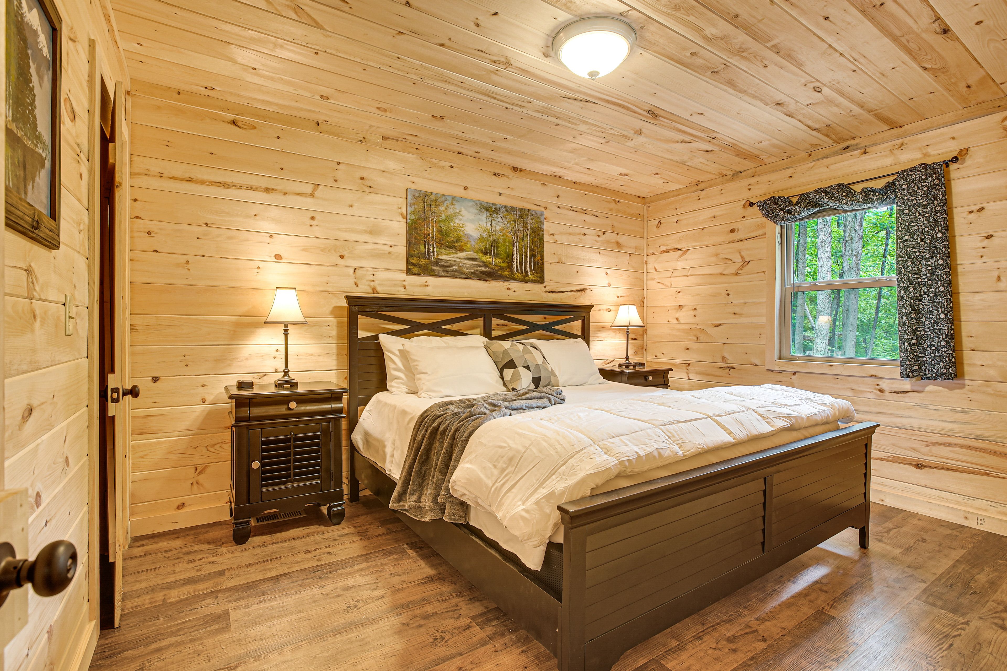 Bedroom 1 | King Bed