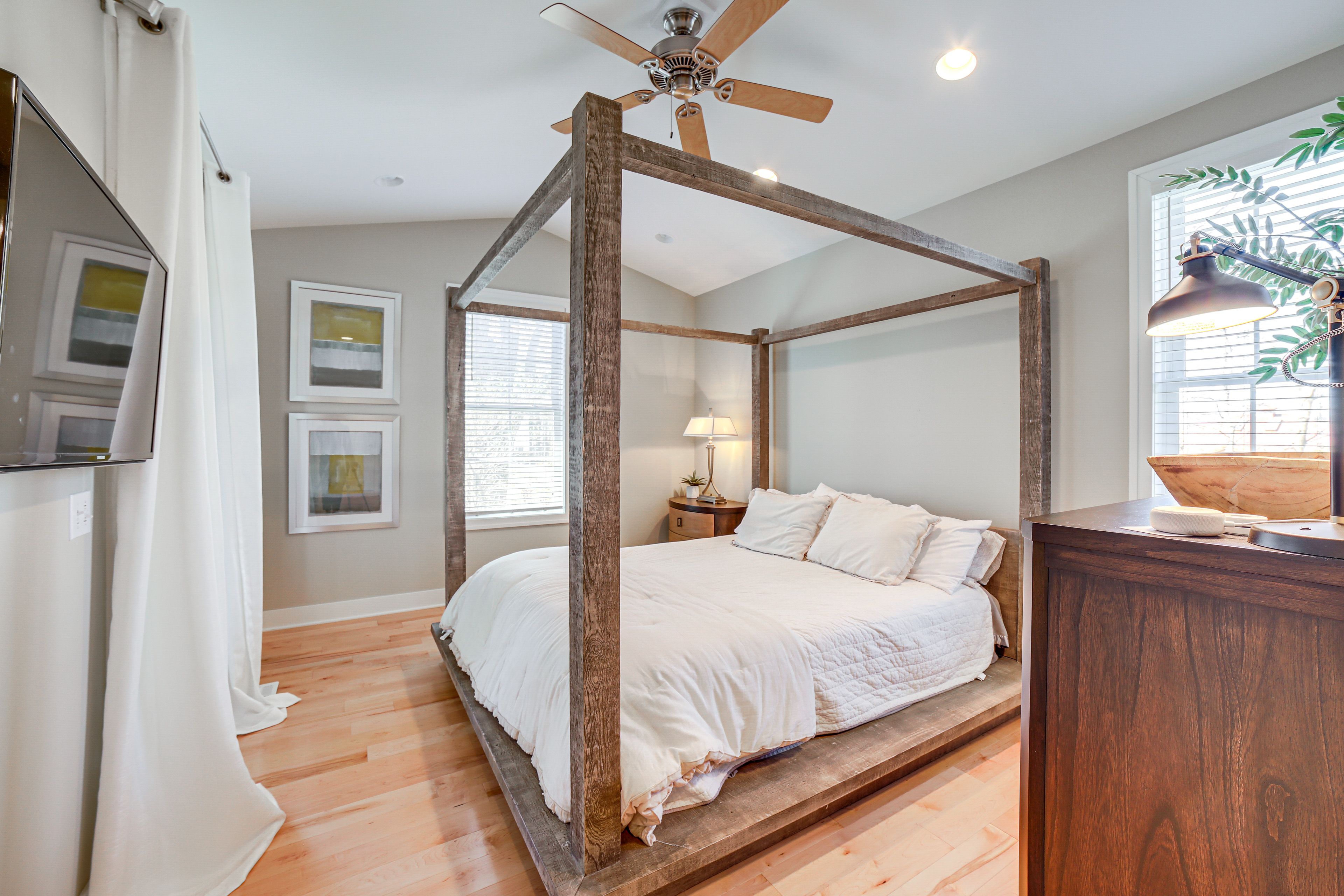 Bedroom 1 | California King Bed | 1st Floor | Linens Provided | En-Suite