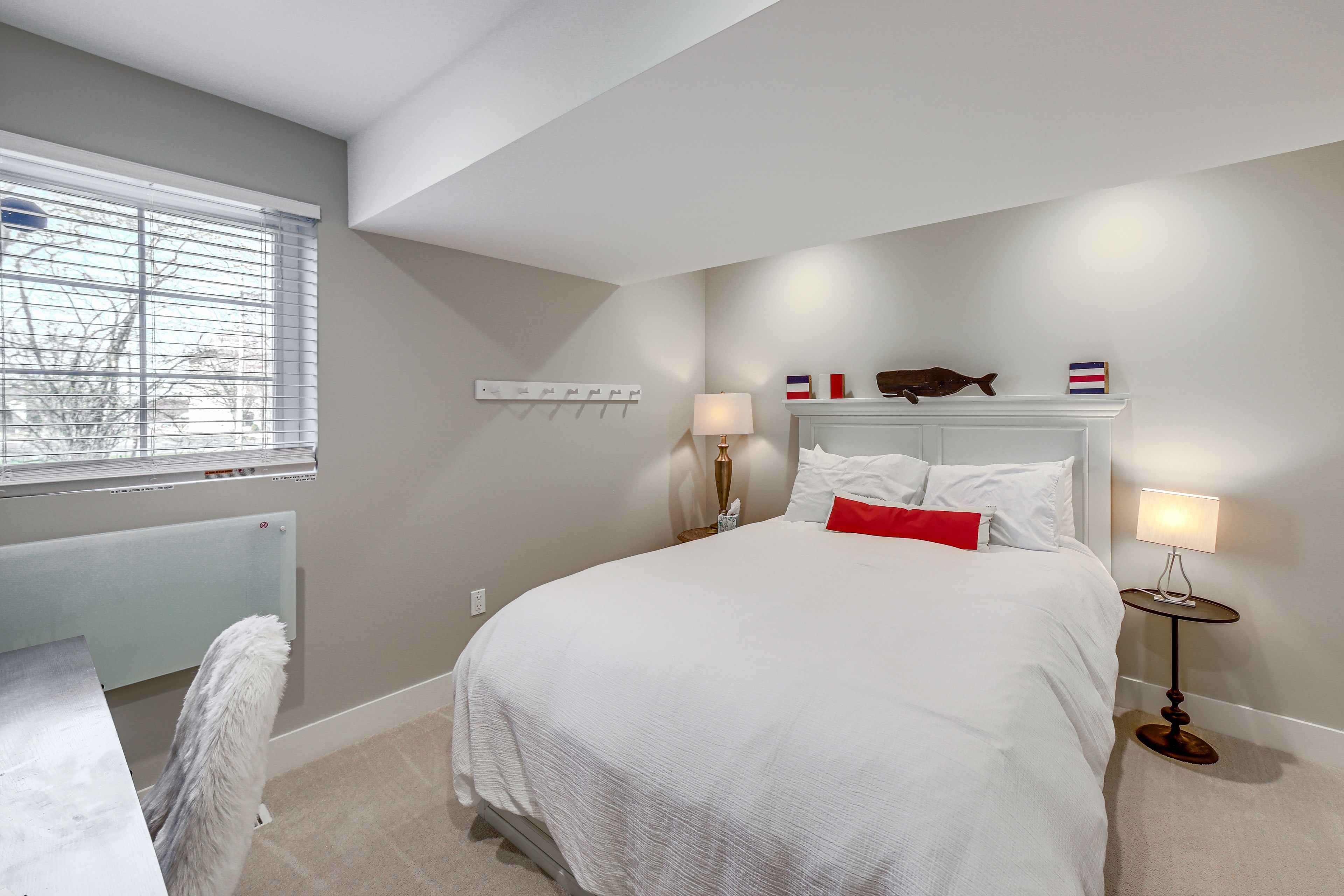 Bedroom 5 | Queen Bed | Basement | Desk
