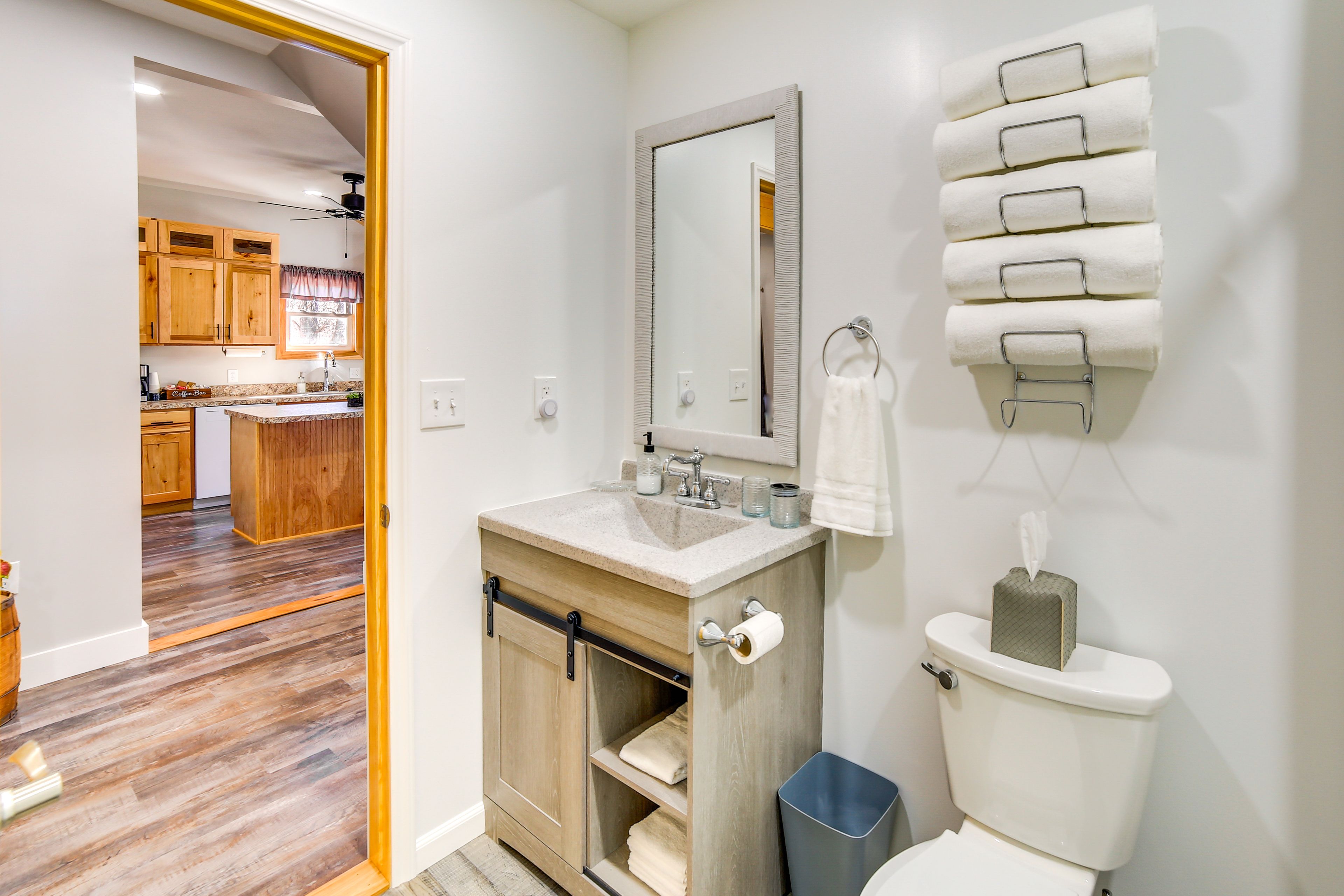 Full Bathroom | Towels Provided | 1st Floor