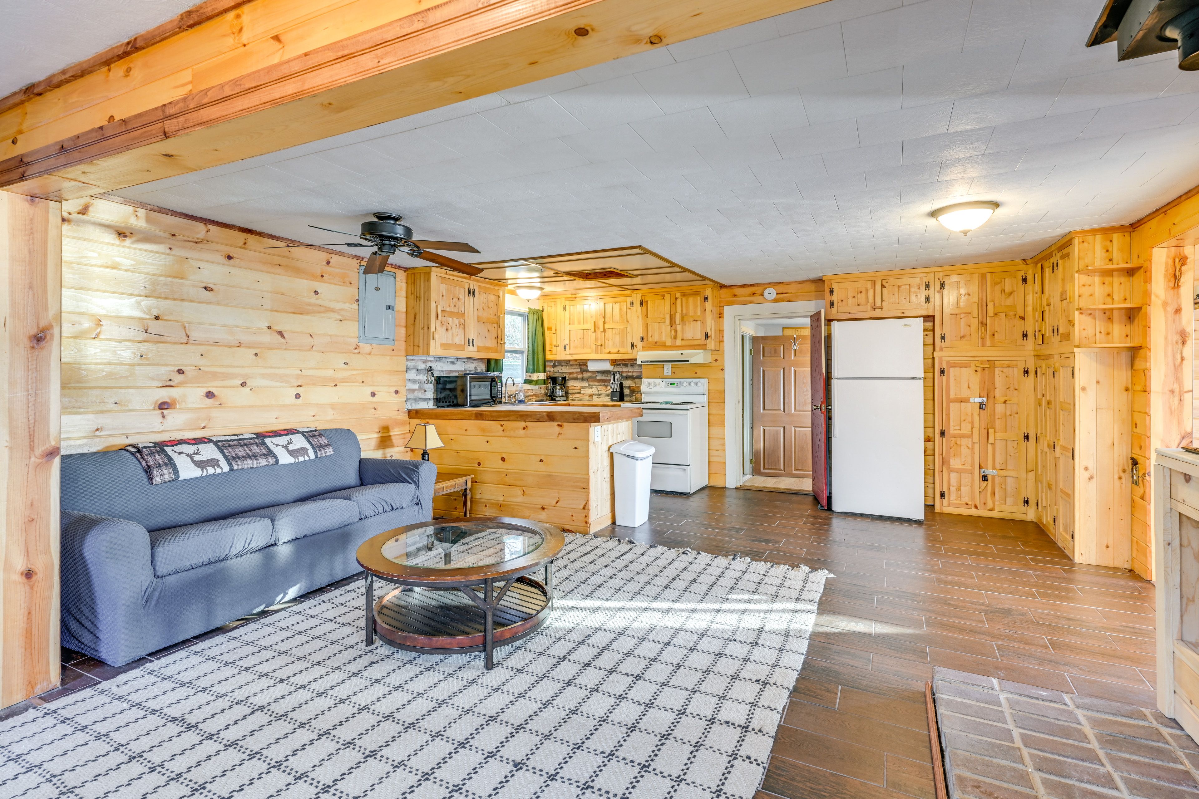 Living Room | Electric Fireplace | Free WiFi | Queen Sleeper Sofa