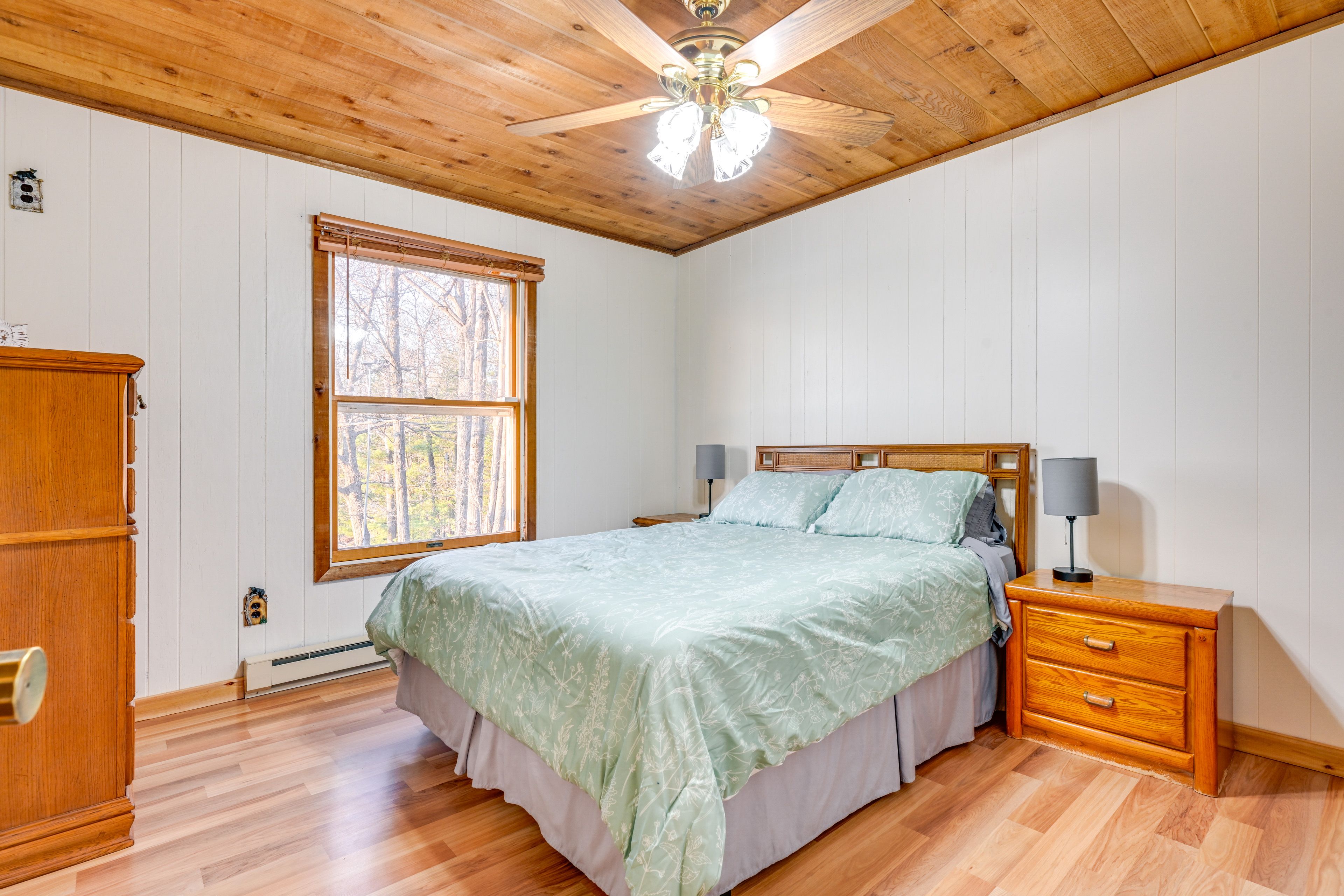Bedroom 1 | Queen Bed | 2nd Floor