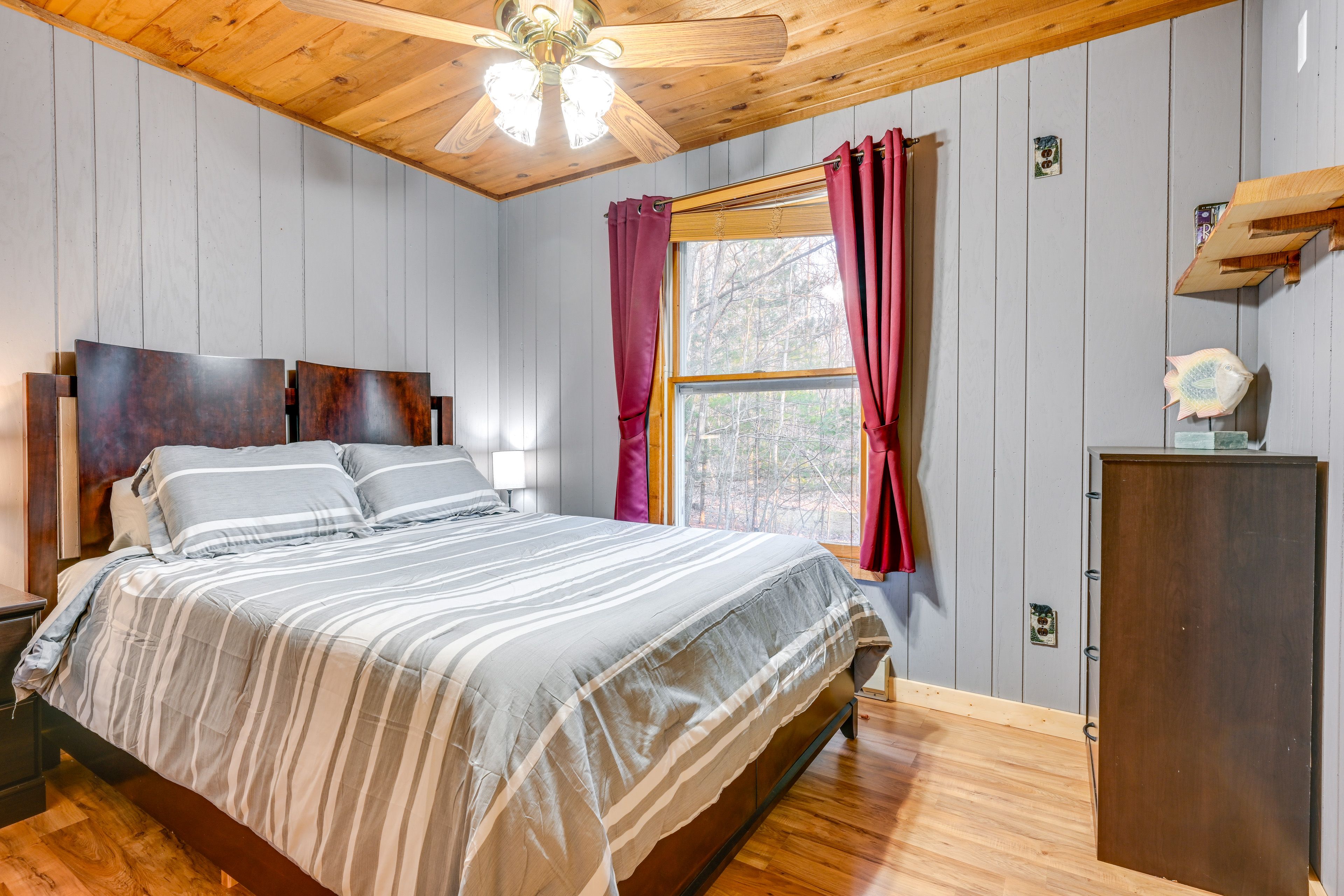 Bedroom 2 | Queen Bed | 2nd Floor