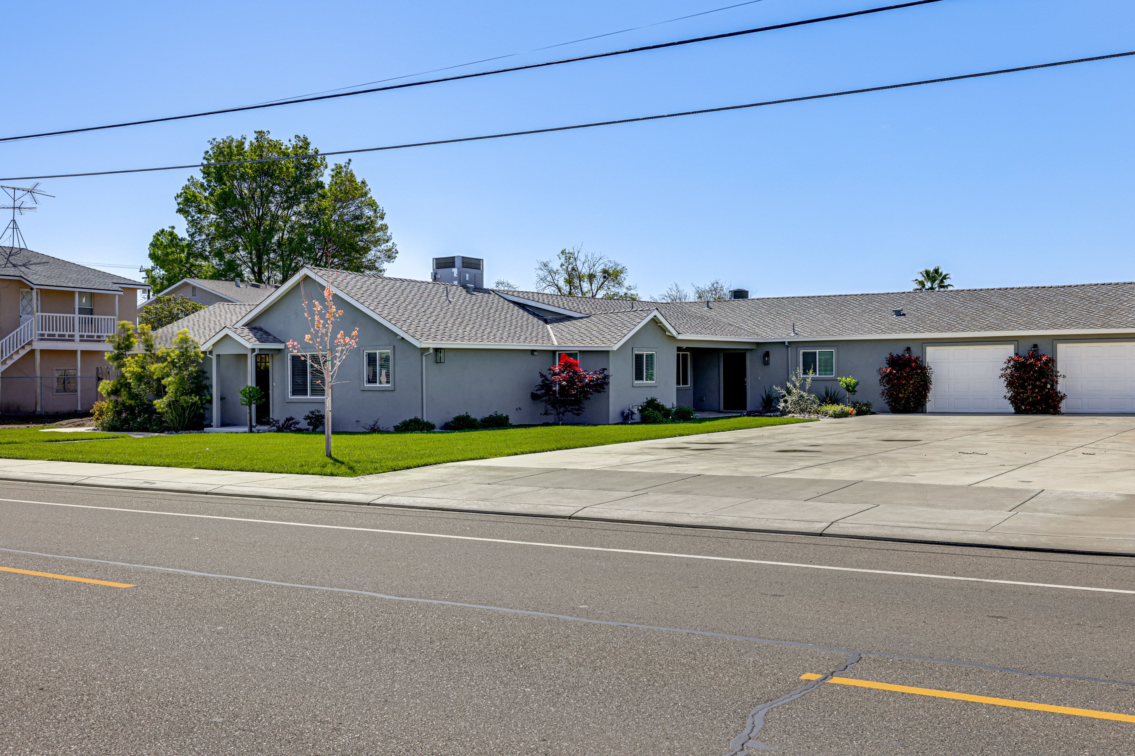 Parking | RV/Trailer Parking Allowed | Street Parking