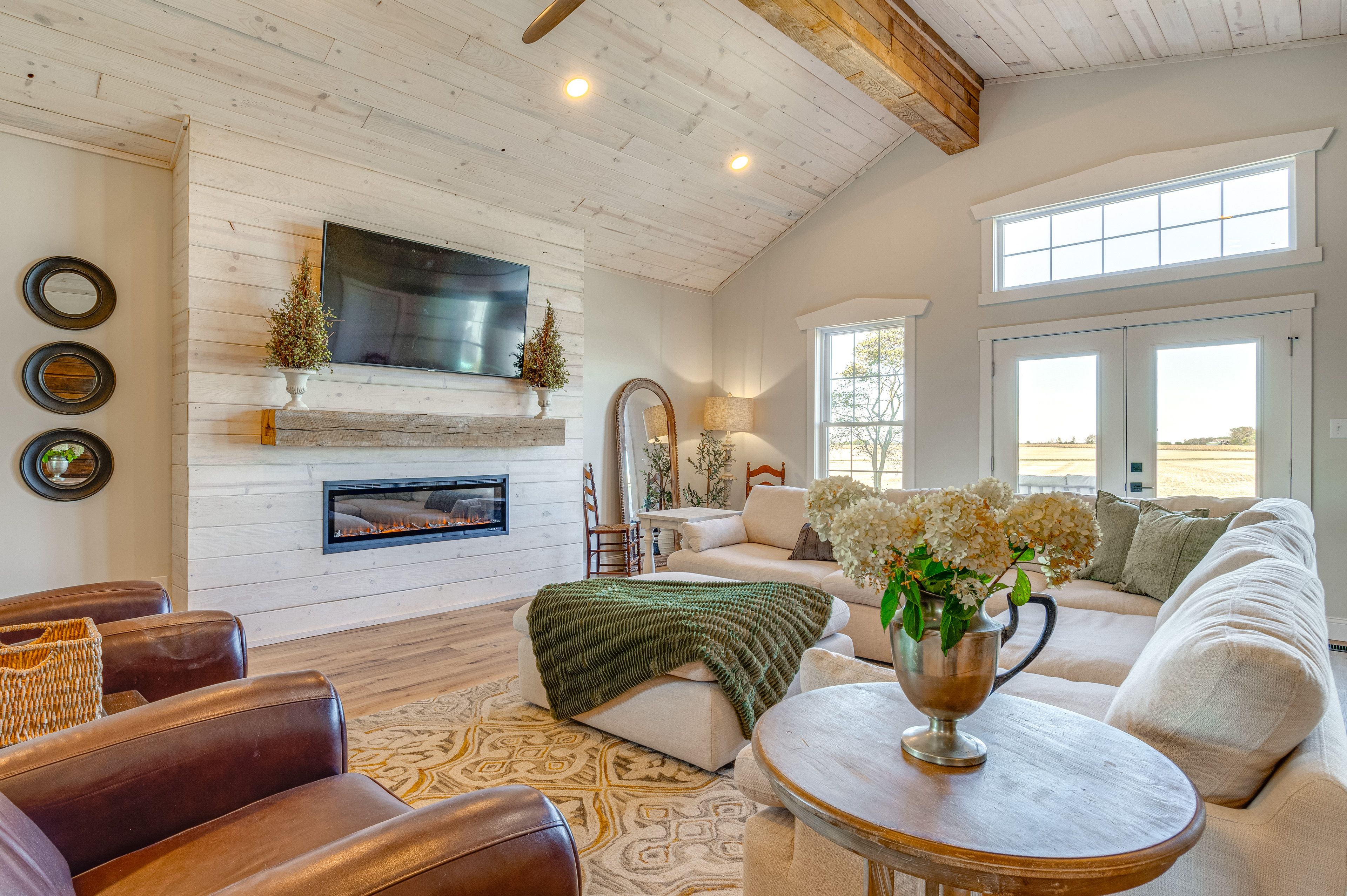 Living Room | Free WiFi | Smart TV | Central A/C | Fireplace | 1st Floor