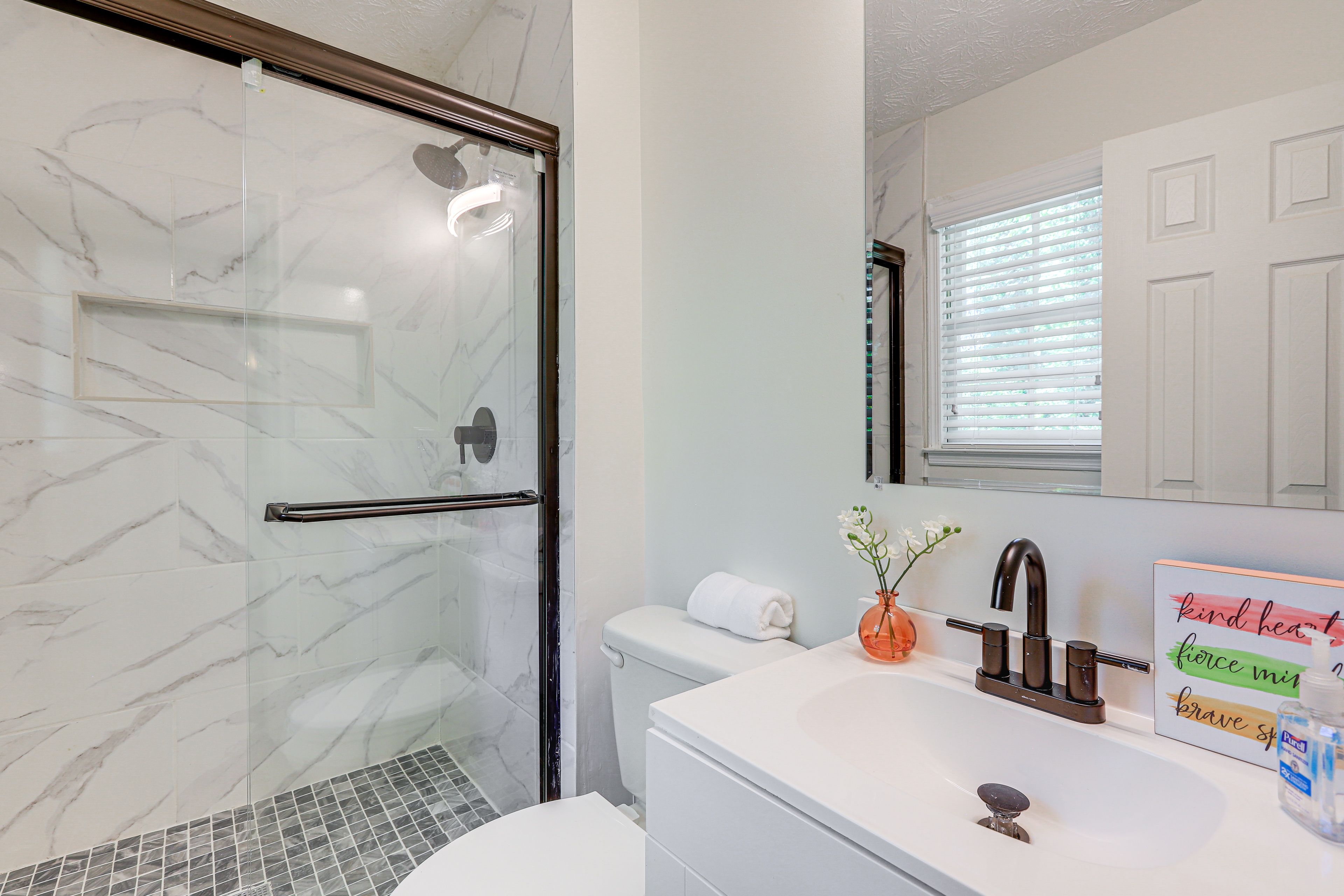 Bathroom | Complimentary Toiletries | Towels Provided
