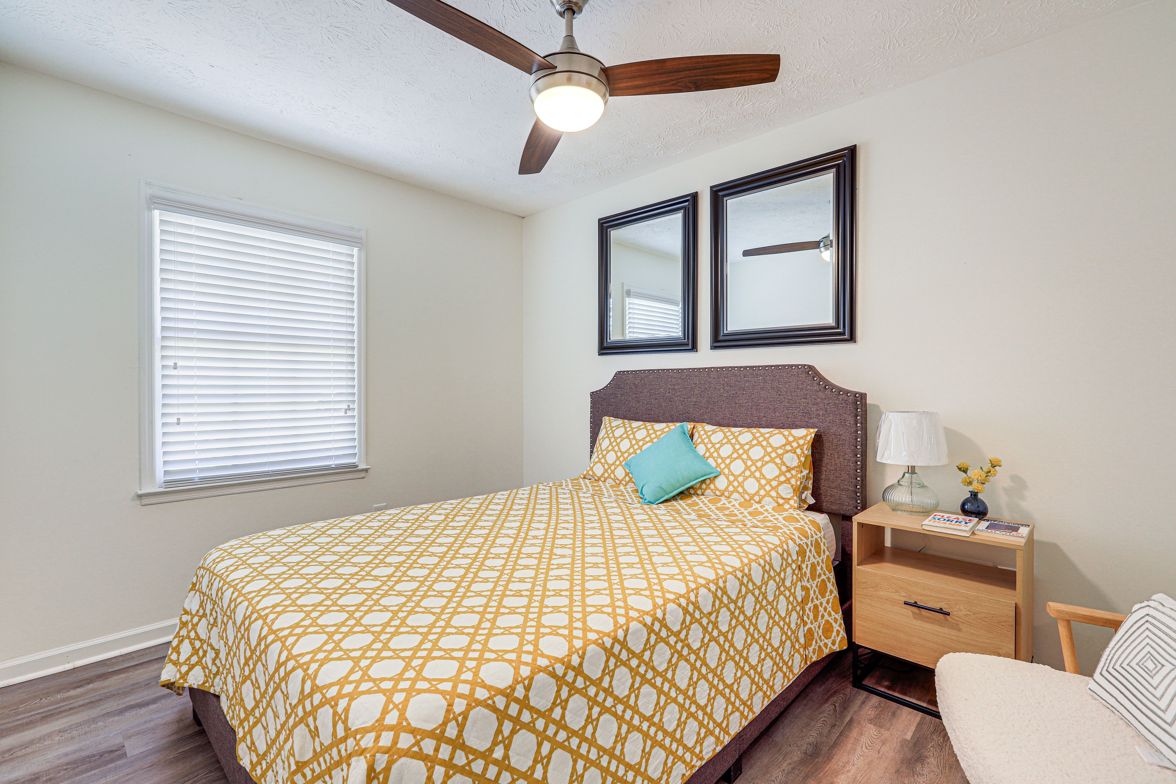 Bedroom 2 | Queen Bed