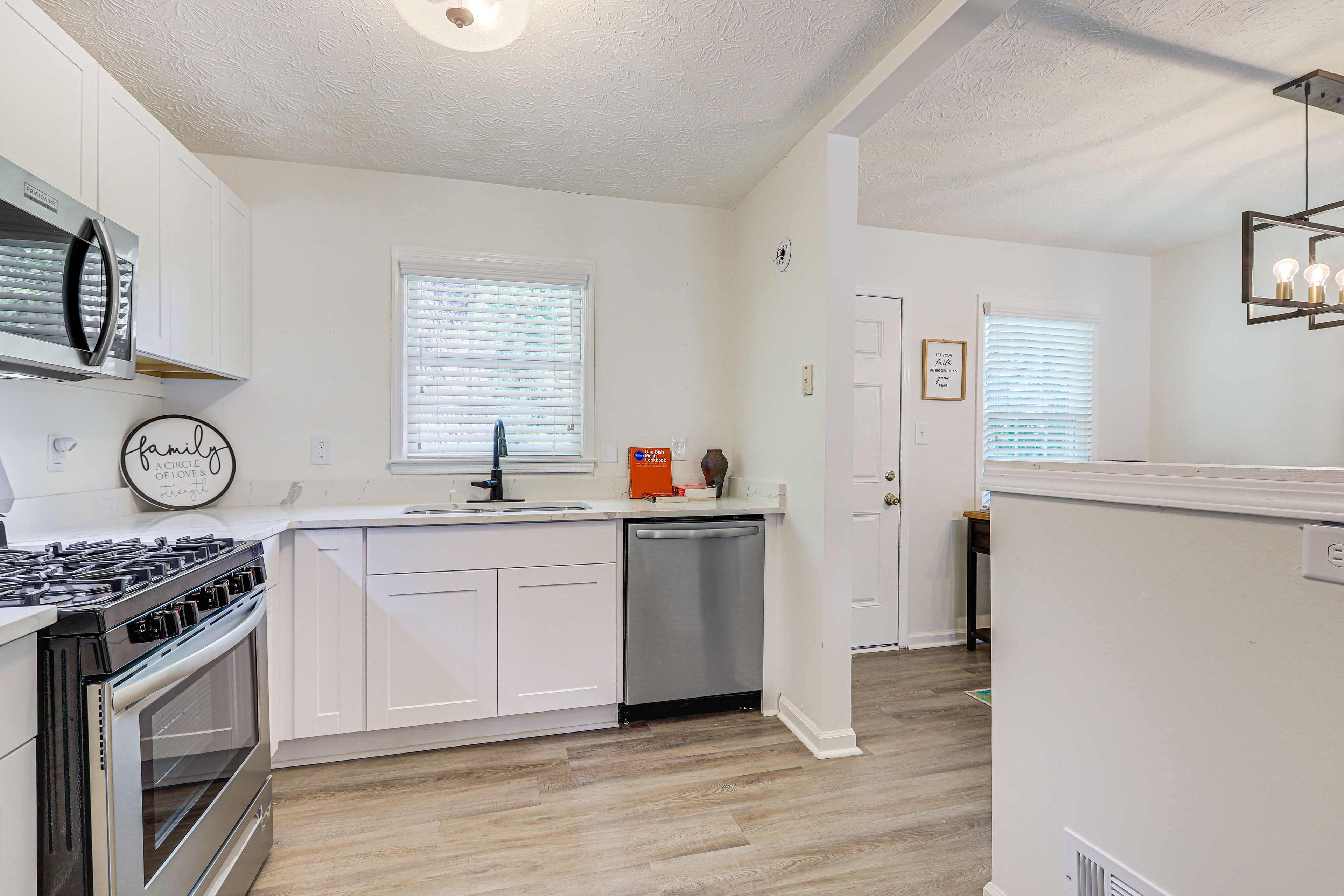 Kitchen | Trash Bags/Paper Towels