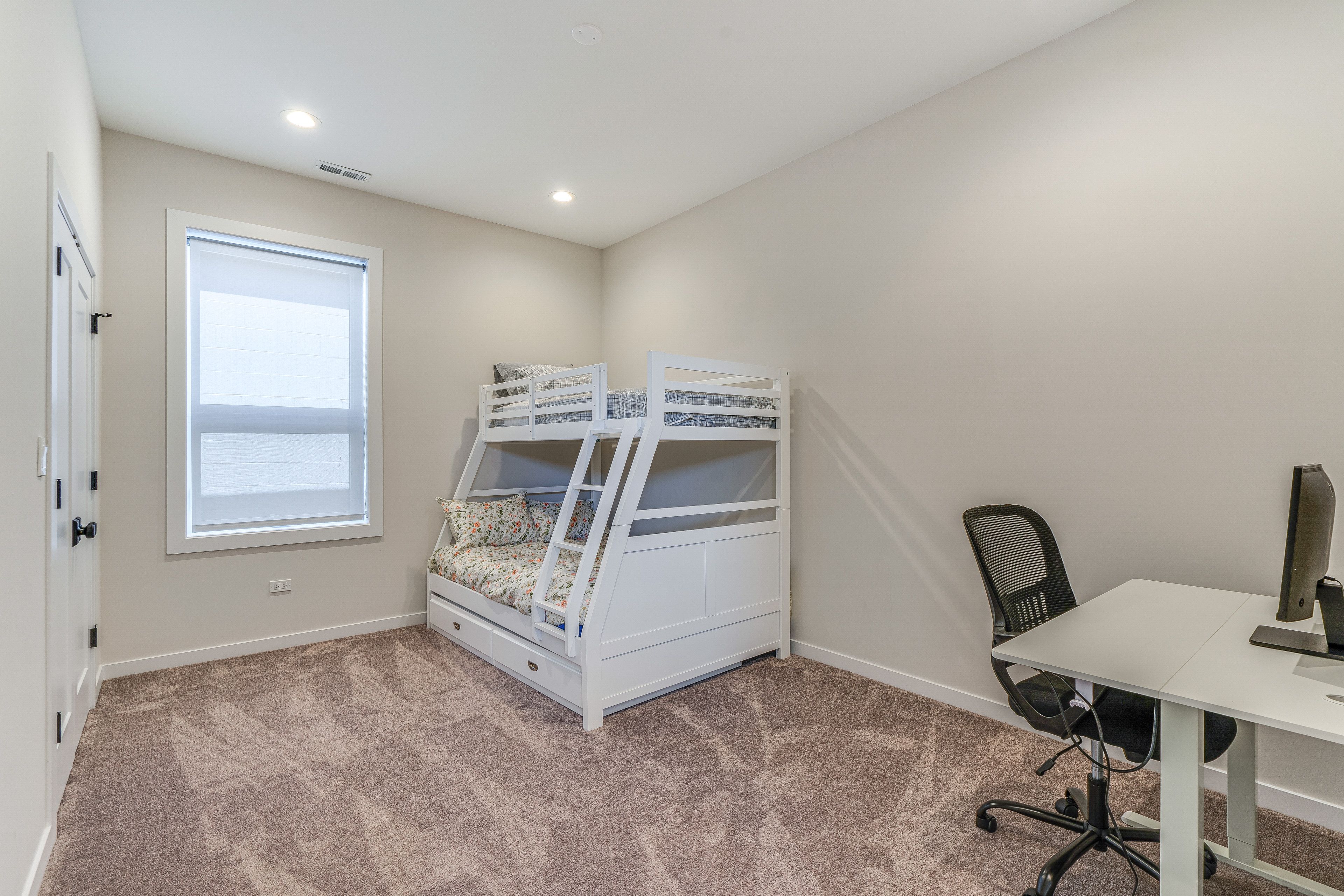 Bedroom 3 | Twin/Full Bunk Bed w/ Twin Trundle | WFH Desk w/ Monitor