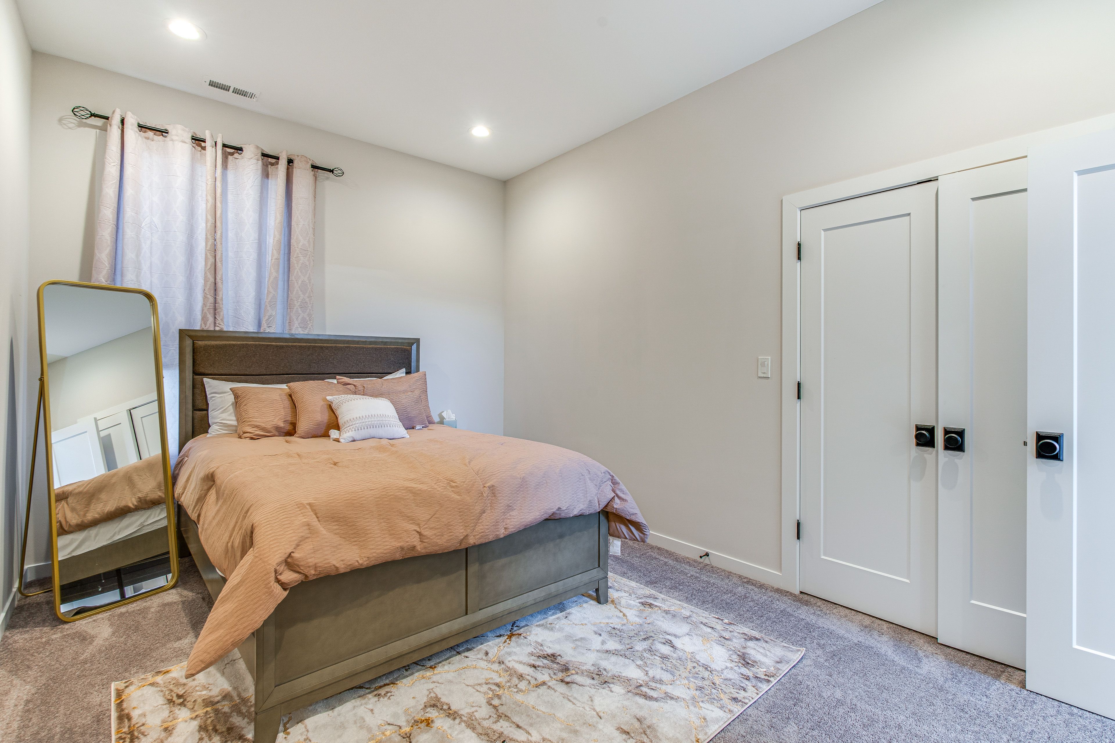 Bedroom 2 | Queen Bed | Hangers