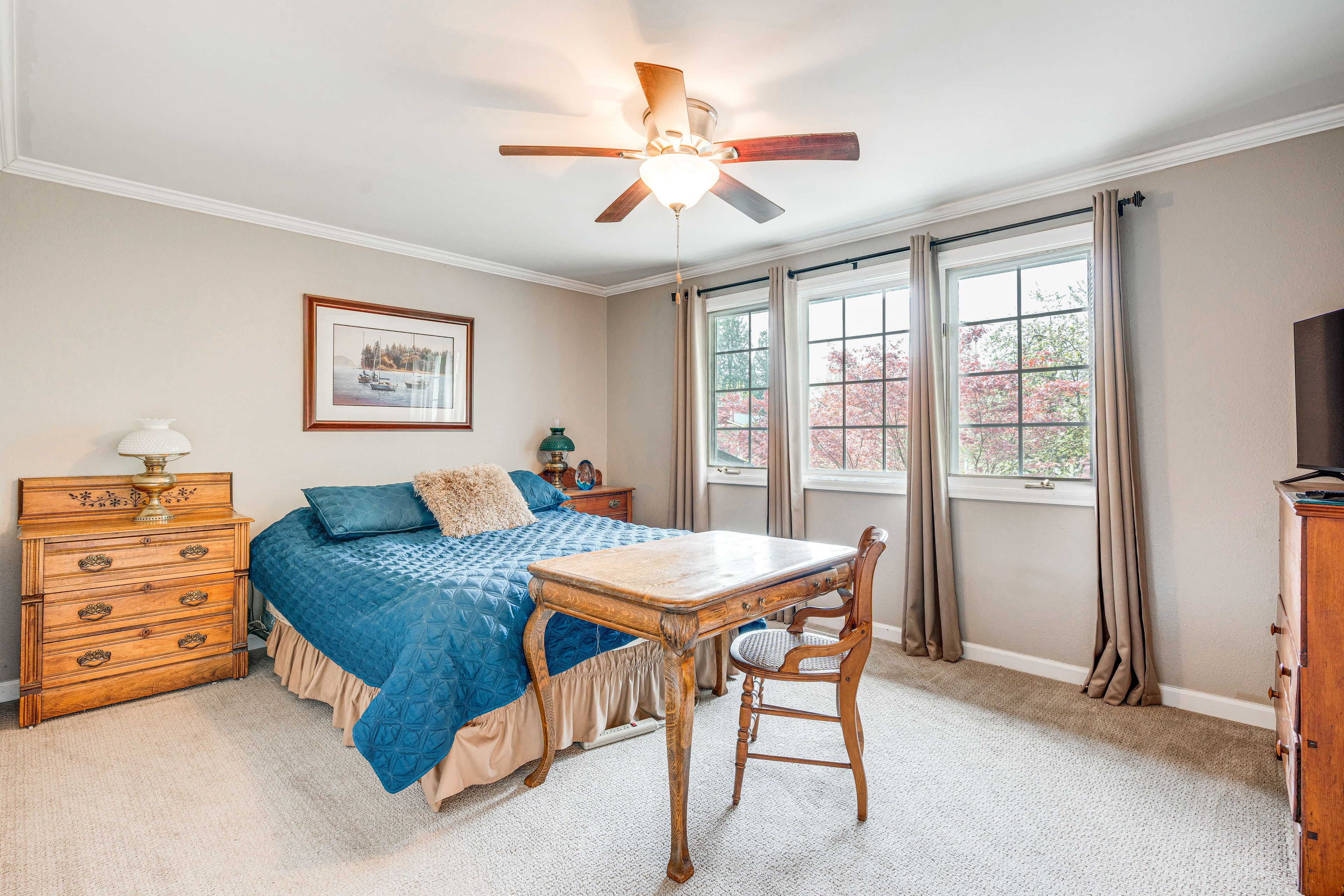 Bedroom 1 | 2nd Floor | Queen Bed | Smart TV w/ Cable | Linens Provided
