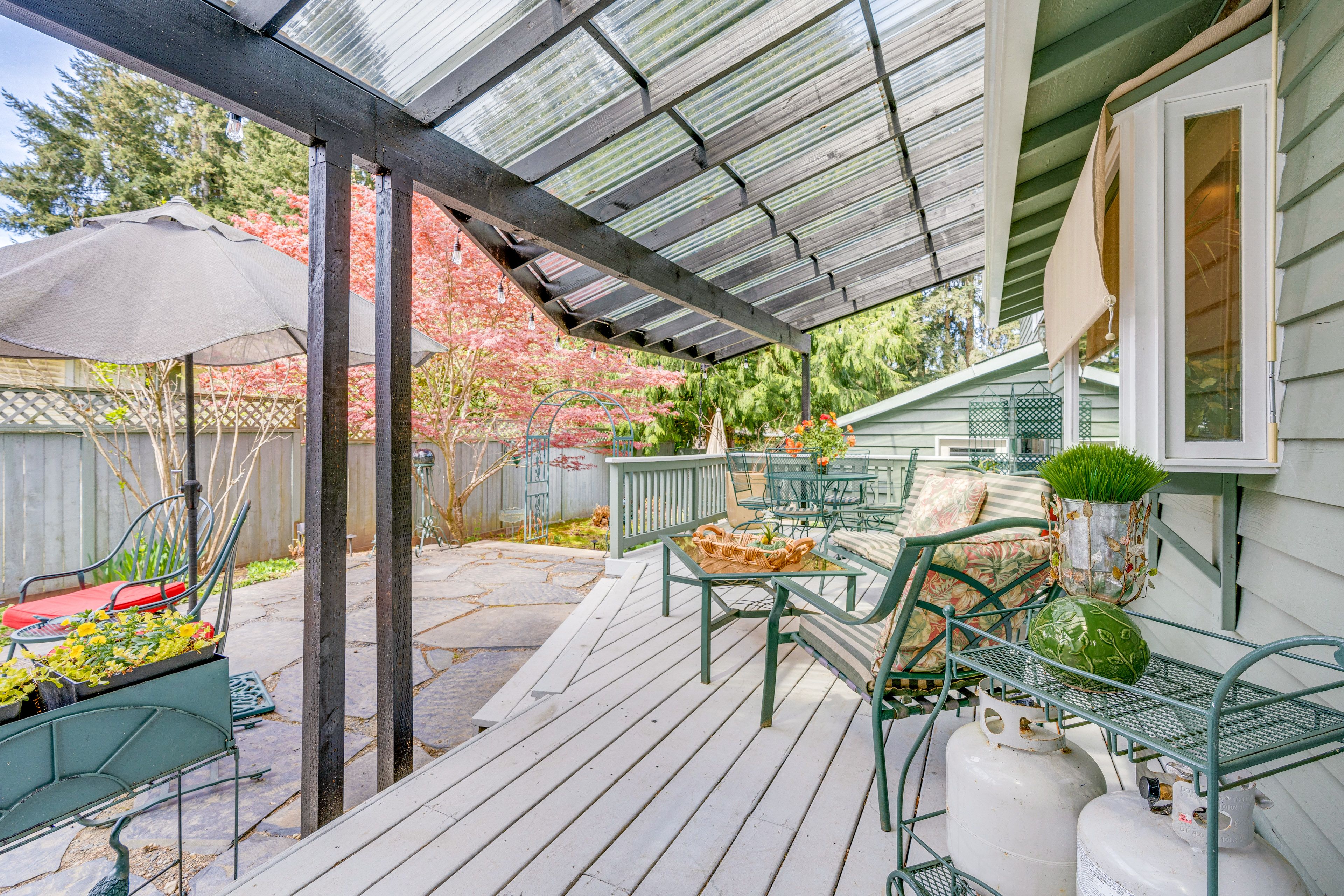 Deck | Outdoor Dining Area