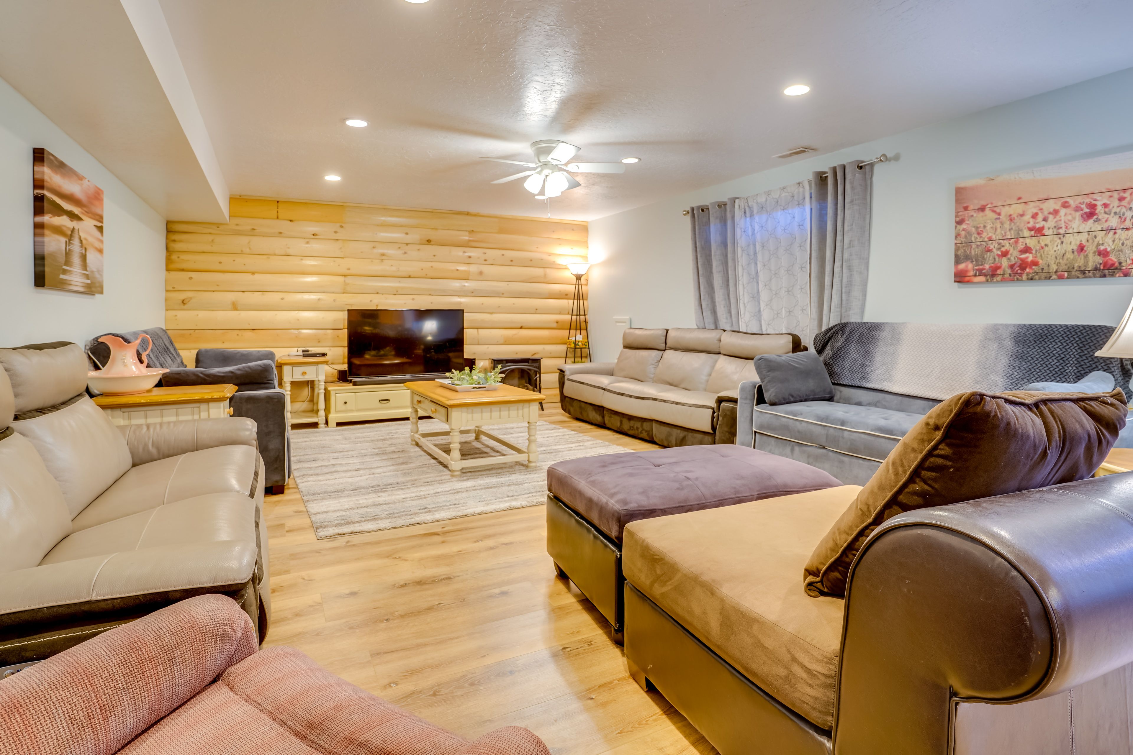 Living Room | 1st Floor | Free WiFi | Central A/C & Heat
