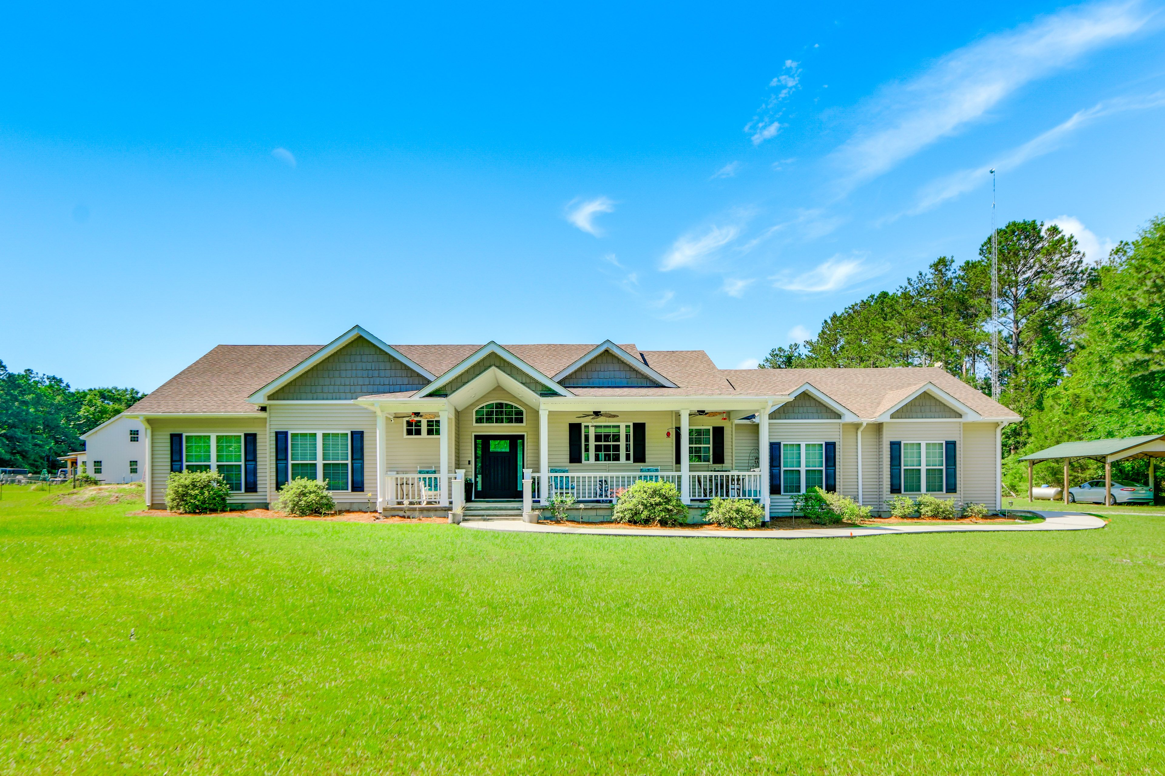 Abbeville Vacation Rental | 3BR | 2.5BA | 2,000 Sq Ft | 3 Steps Required