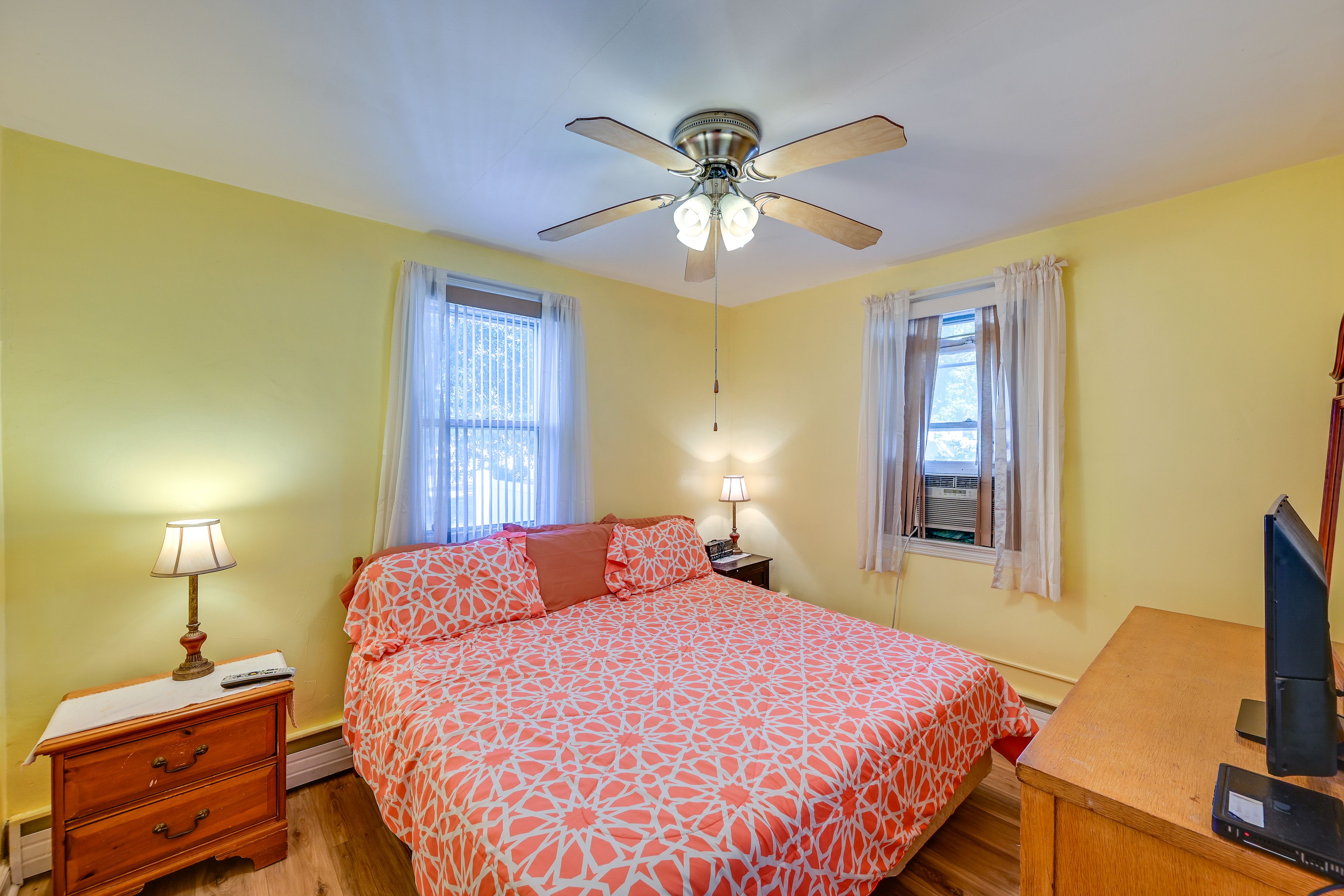 Bedroom 1 | King Bed | Linens Not Provided