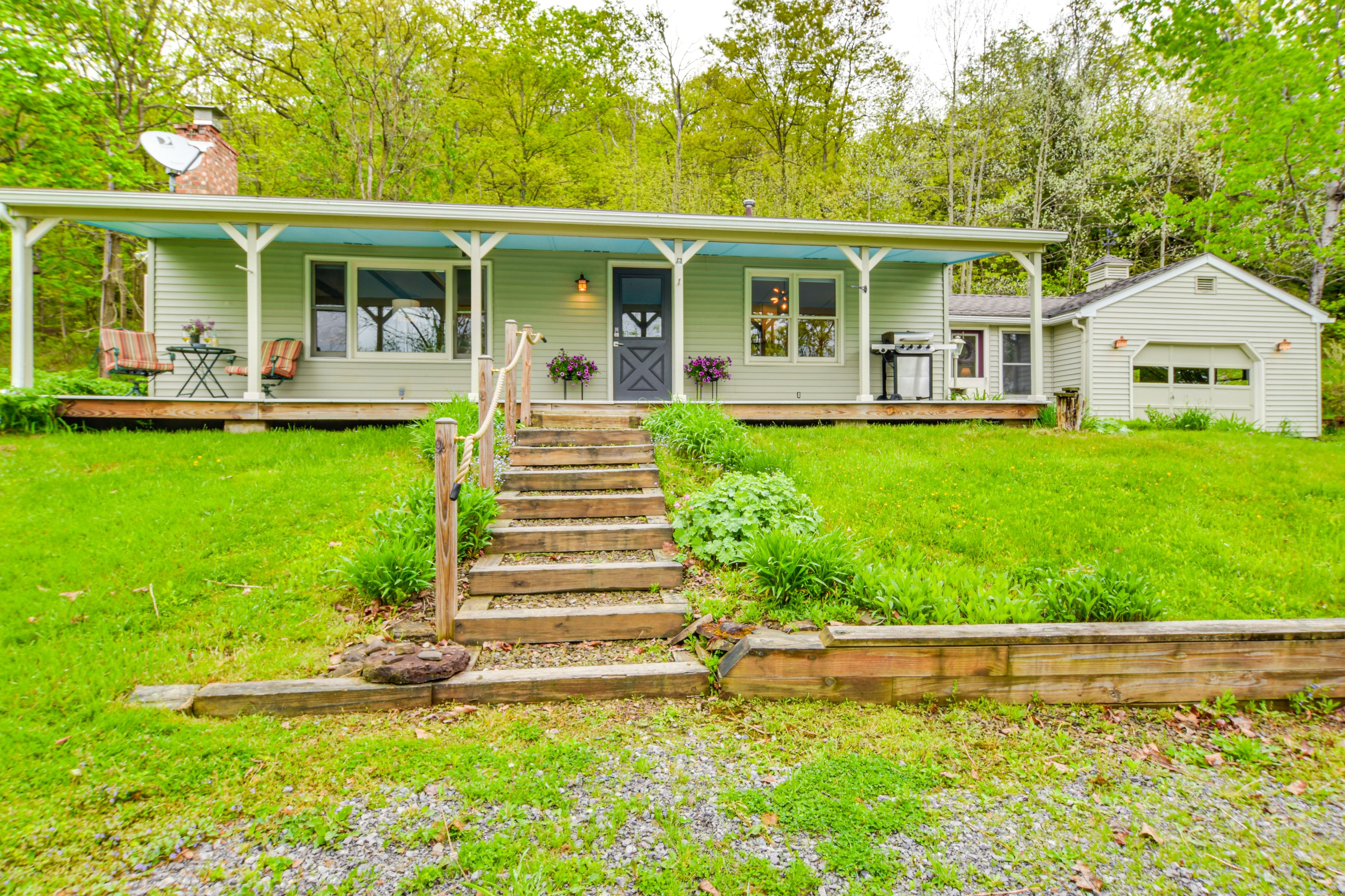 Home Exterior | Exterior Stairs to Enter | Single-Story Home