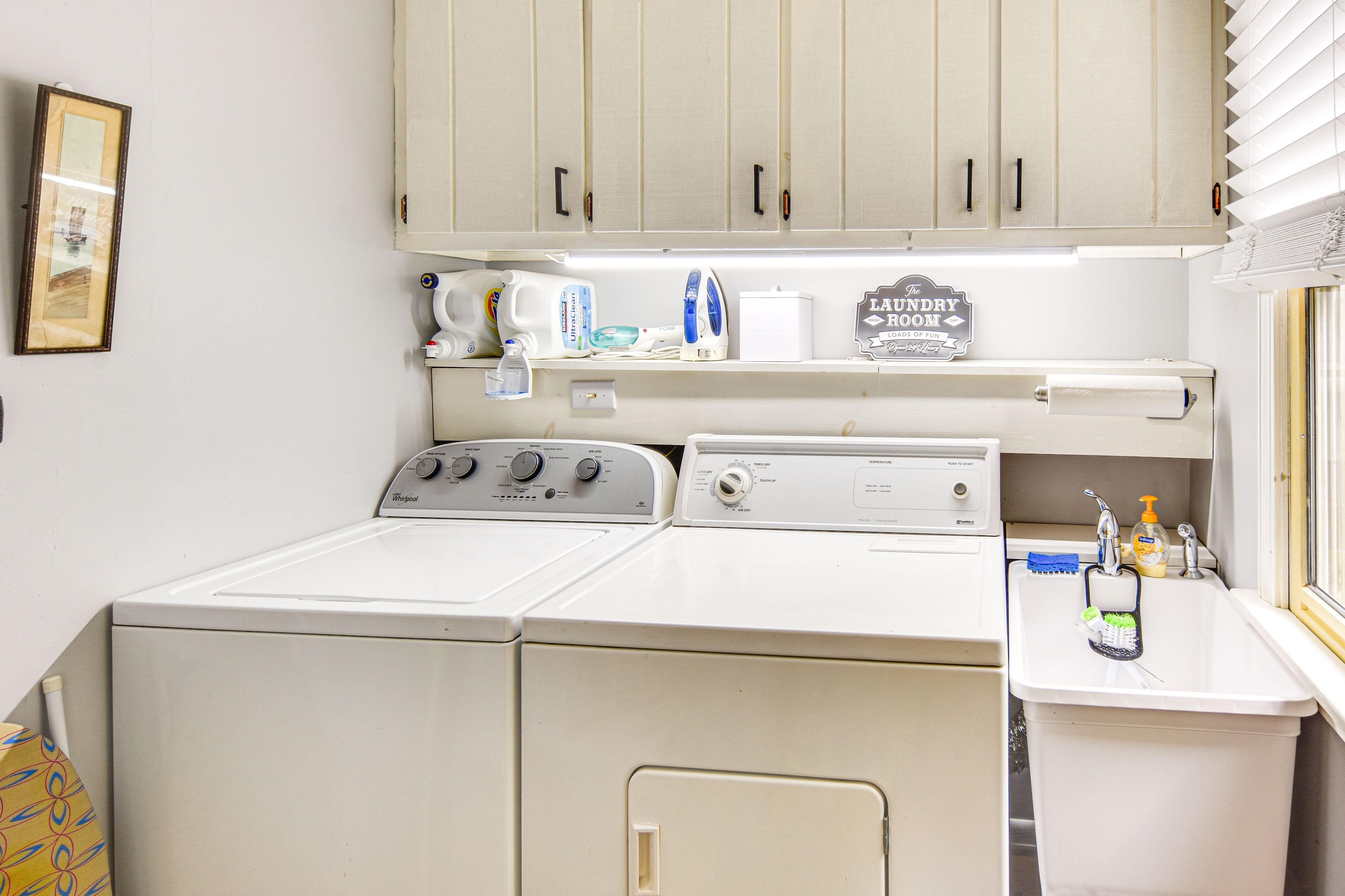 Laundry Room | Washer & Dryer | Iron/Board