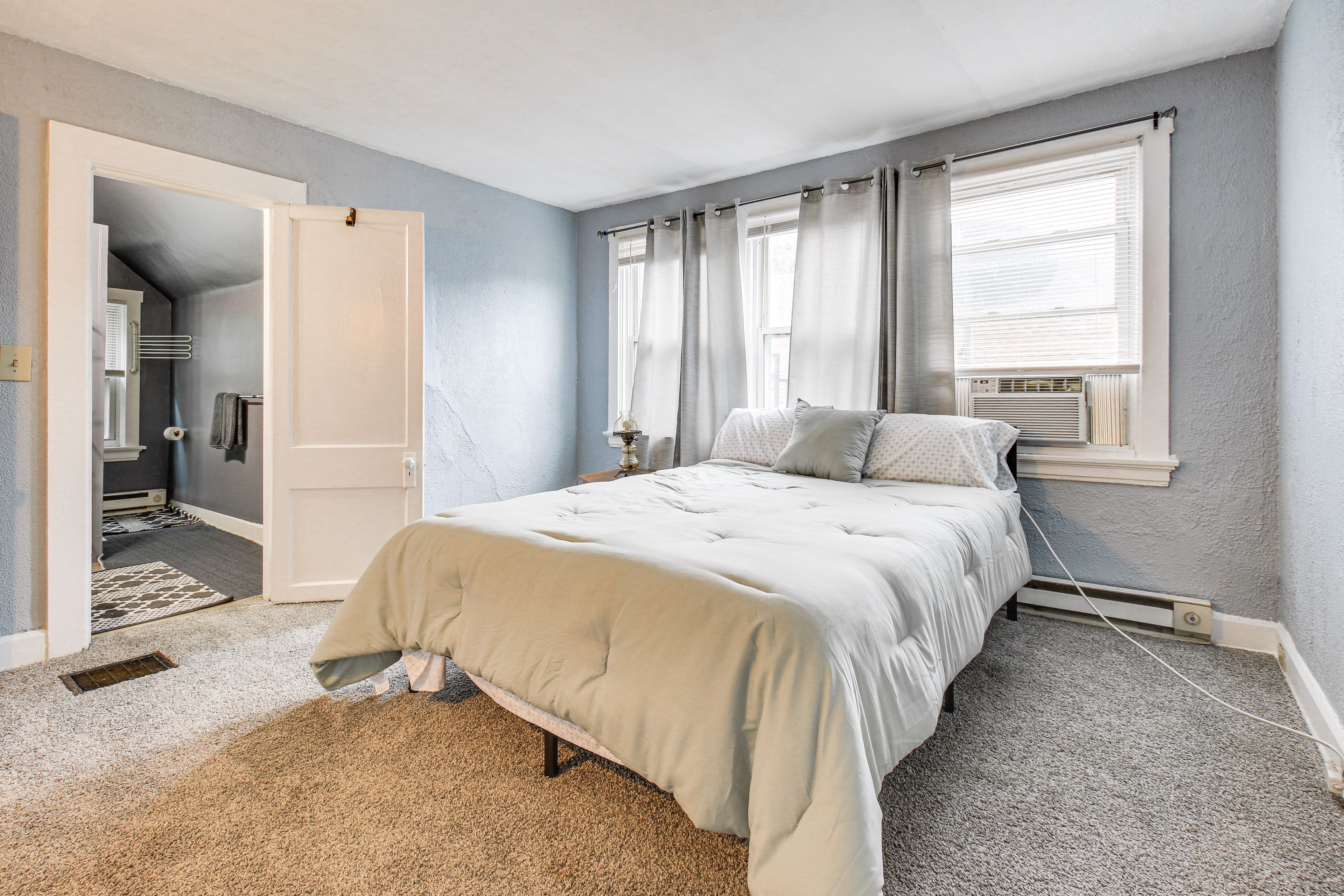 Bedroom | Queen Bed | Window A/C Unit | Linens Provided | Flat-Screen TV