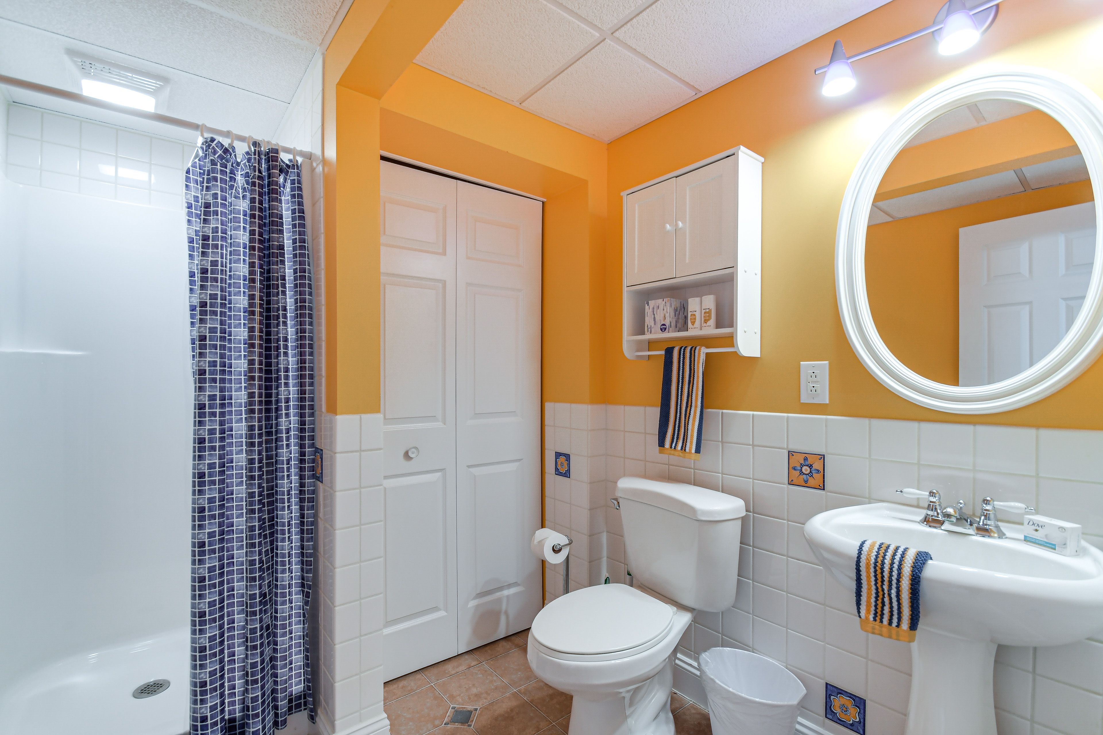 Full Bathroom | Complimentary Toiletries | Lower Level