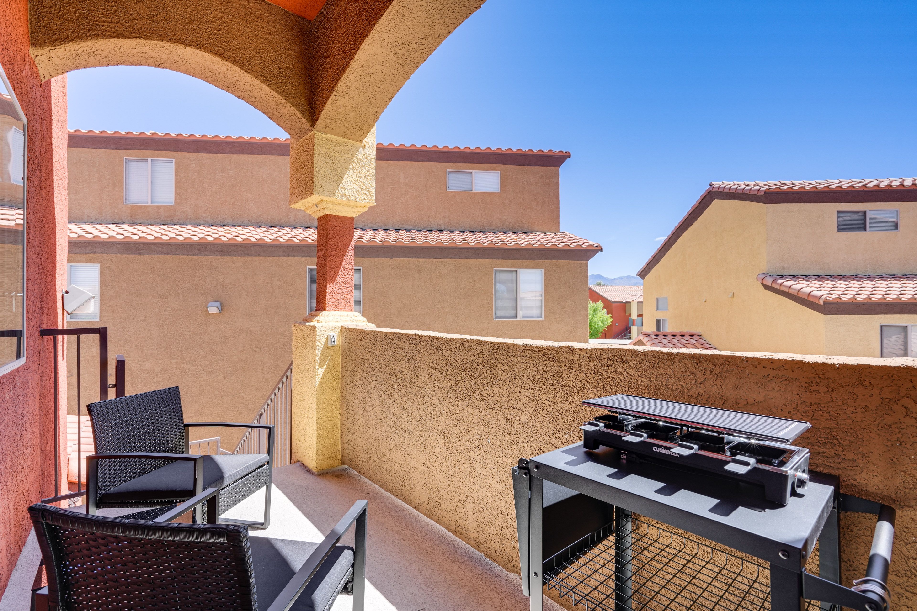 Private Balcony | Grill