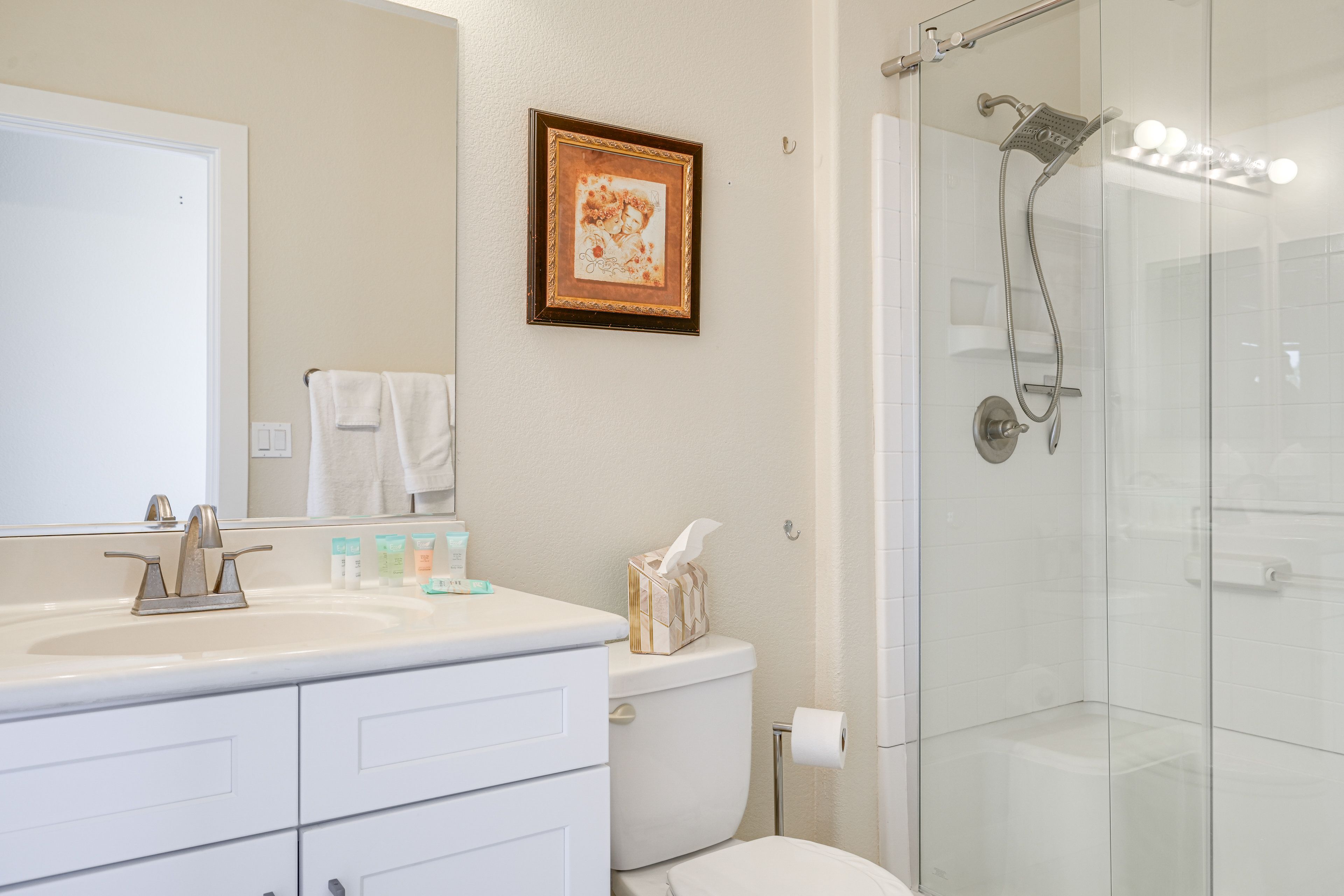 En-Suite Bathroom | Complimentary Toiletries | 2nd Floor