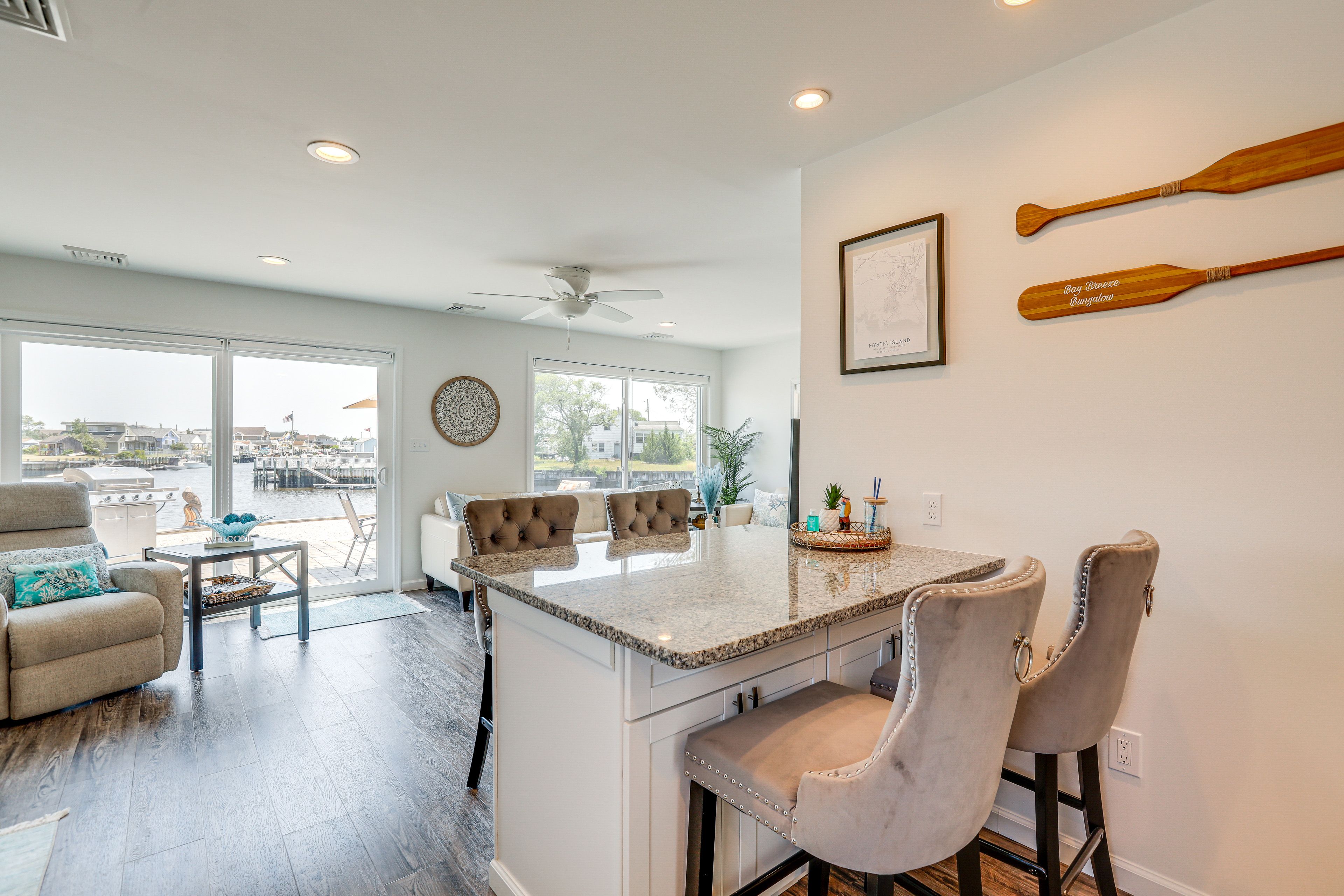 Dining Area | Dishware & Flatware Provided