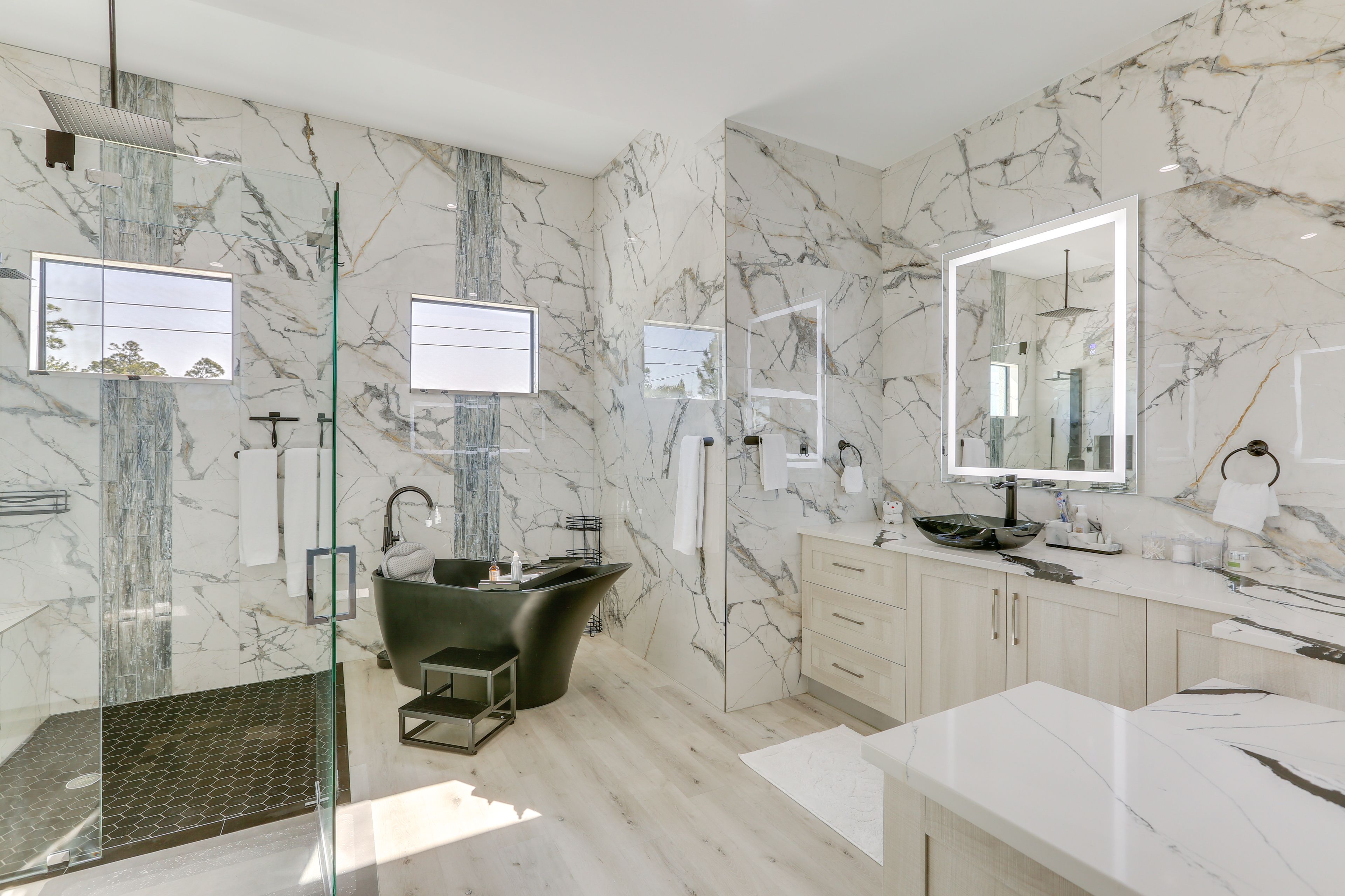 Full Bathroom | Complimentary Toiletries