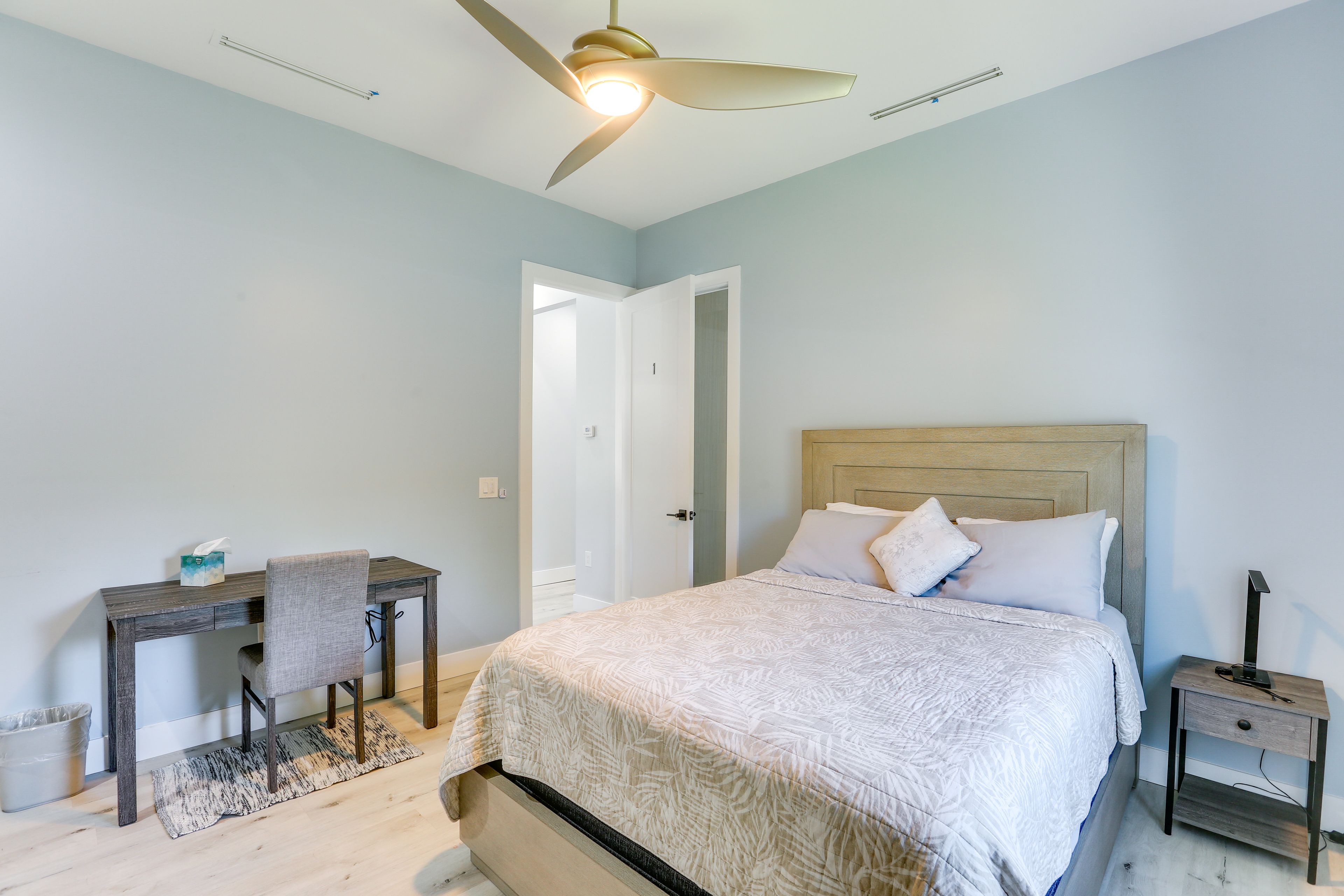 Bedroom 3 | Queen Bed | Laptop Workspace