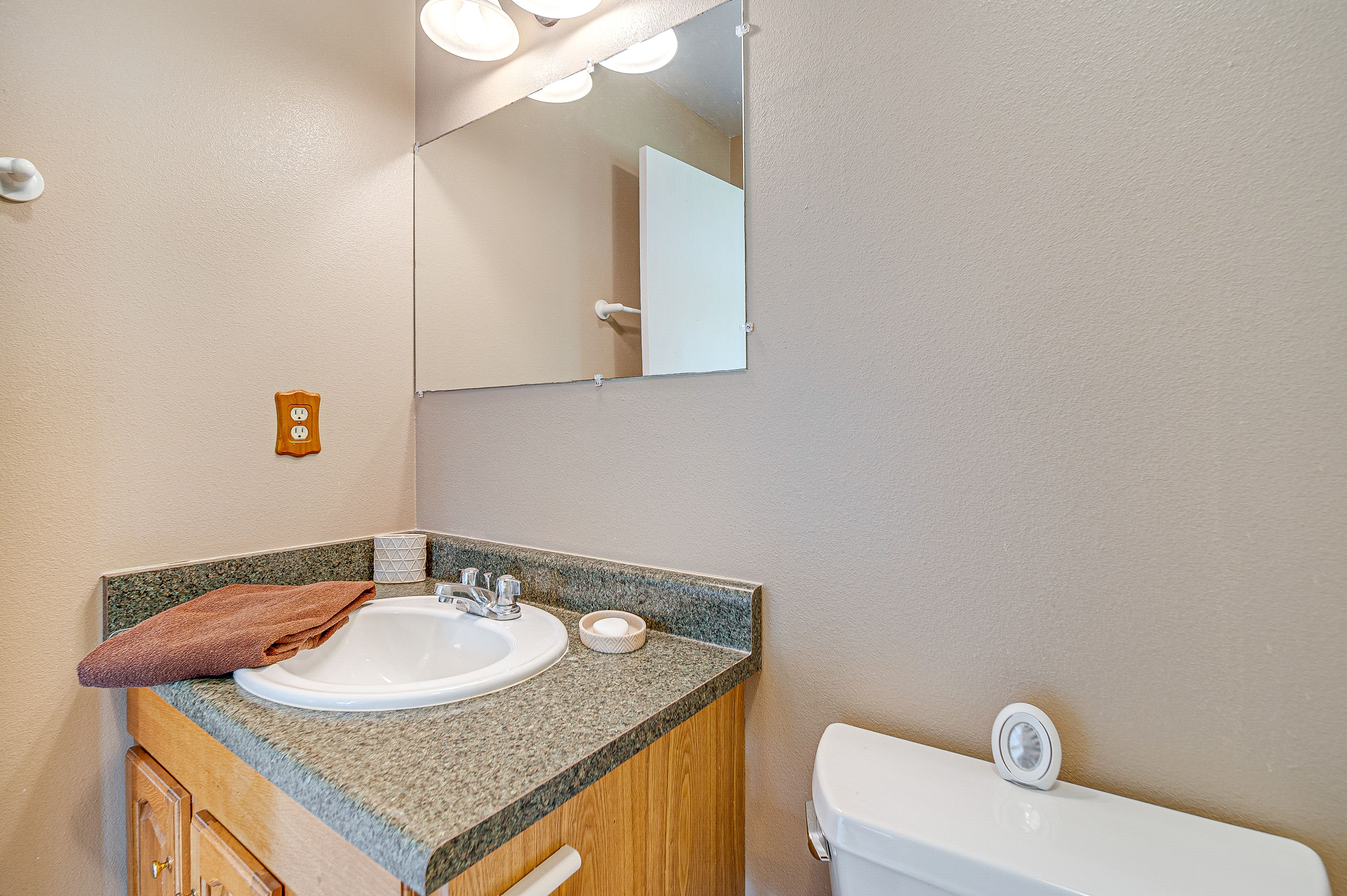 En-Suite Bathroom | Towels Provided | Complimentary Toiletries