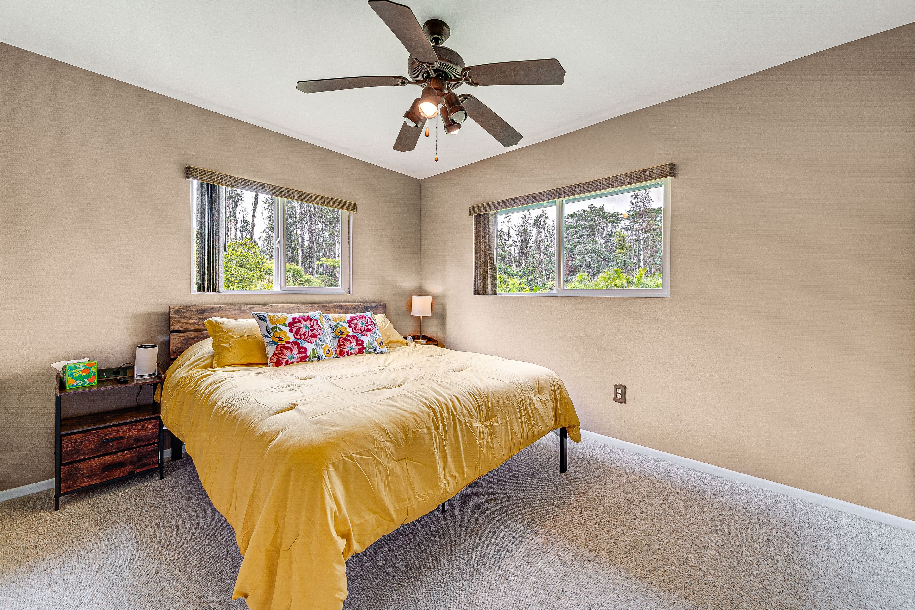 Bedroom 2 | Queen Bed