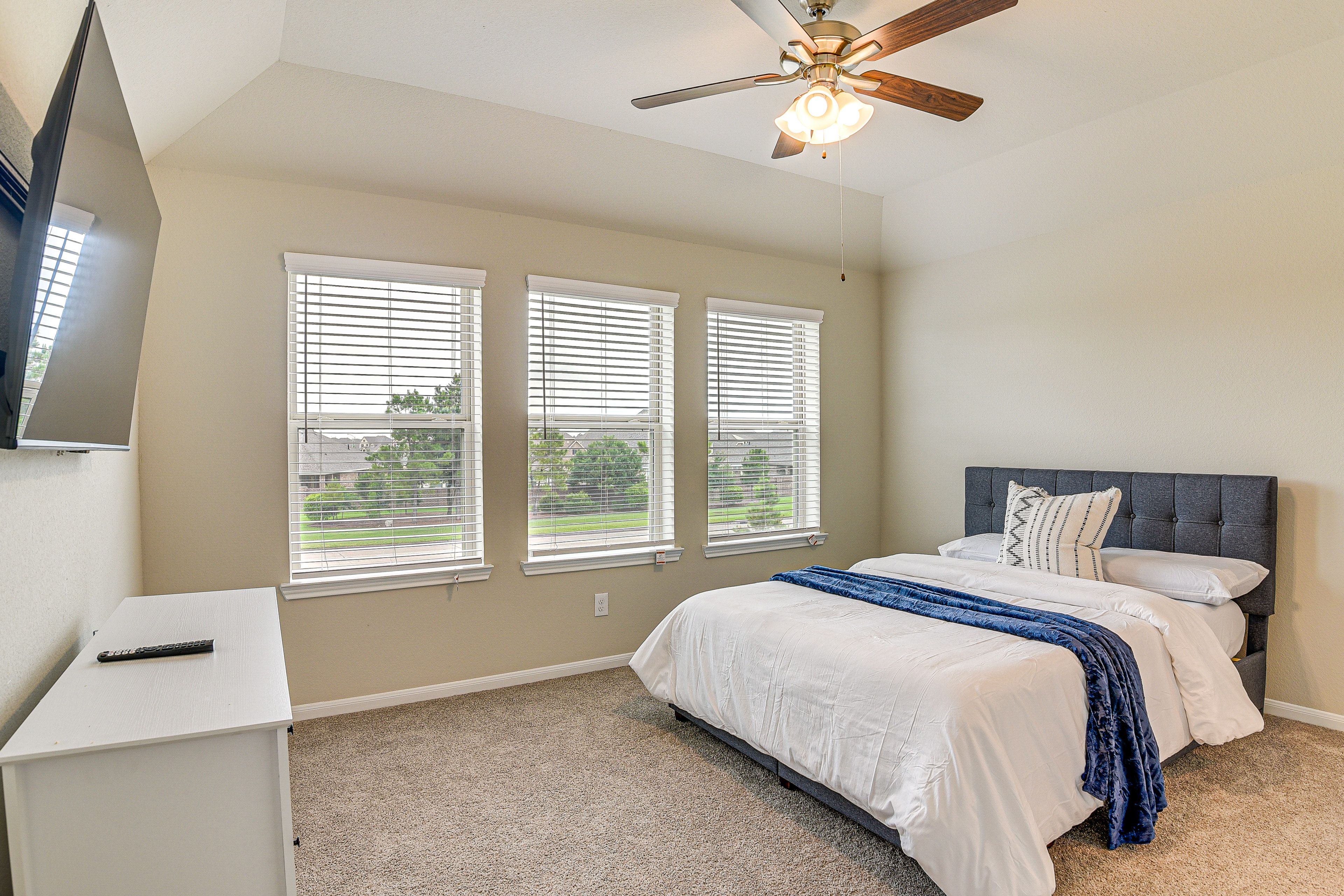Bedroom 1 | Queen Bed | 2nd Floor