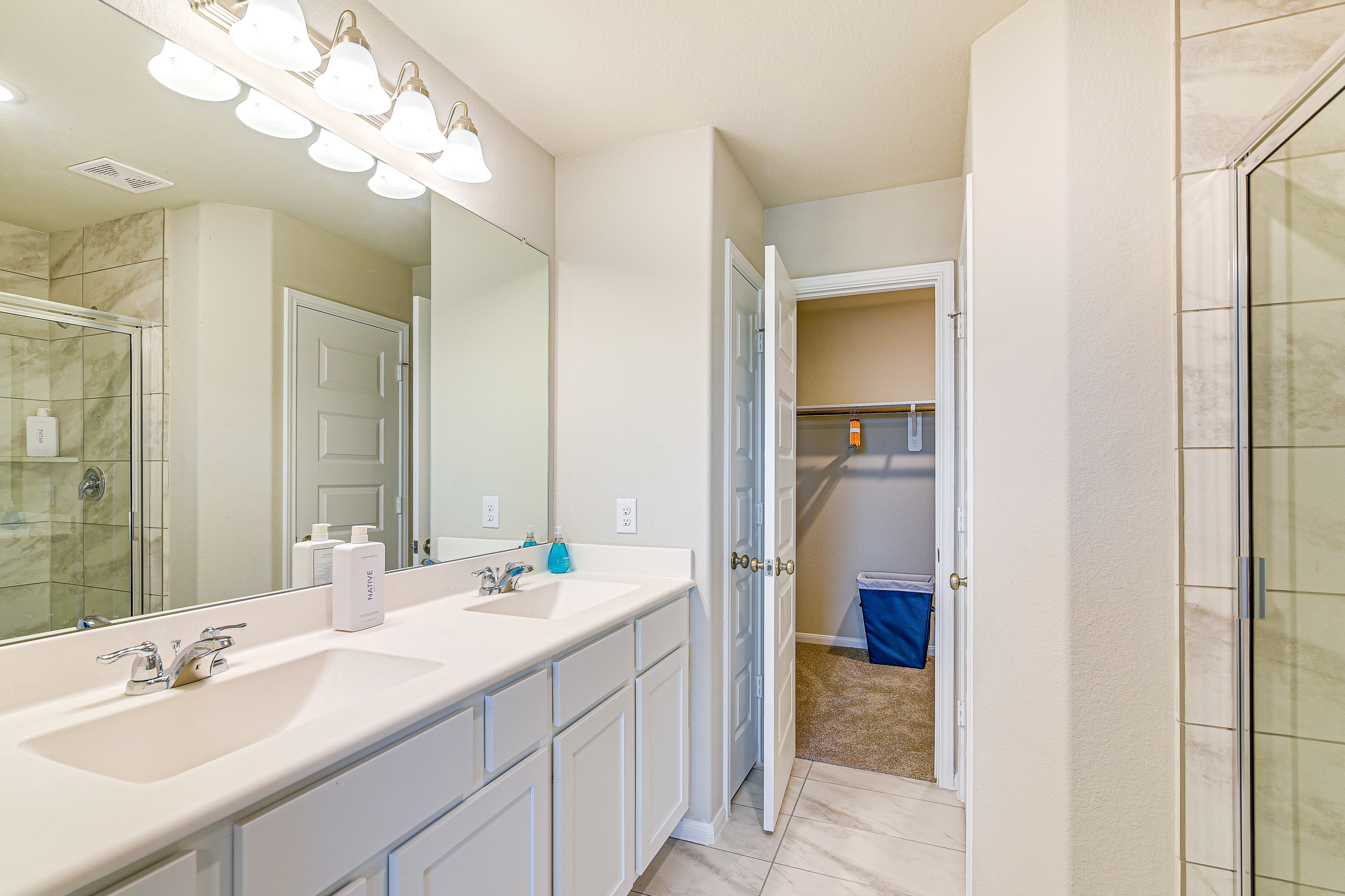 En-Suite Bathroom | Complimentary Toiletries | 2nd Floor