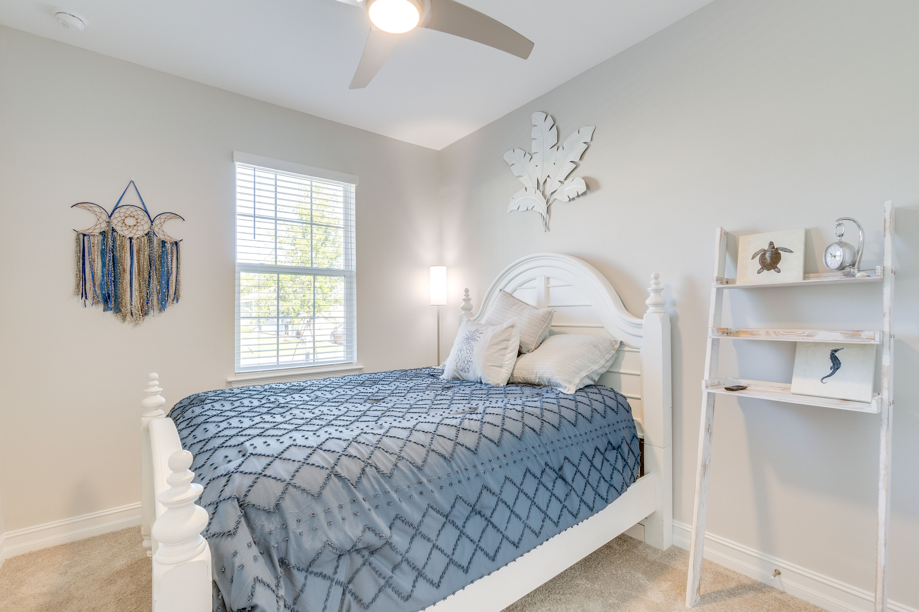 Bedroom 2 | Queen Bed
