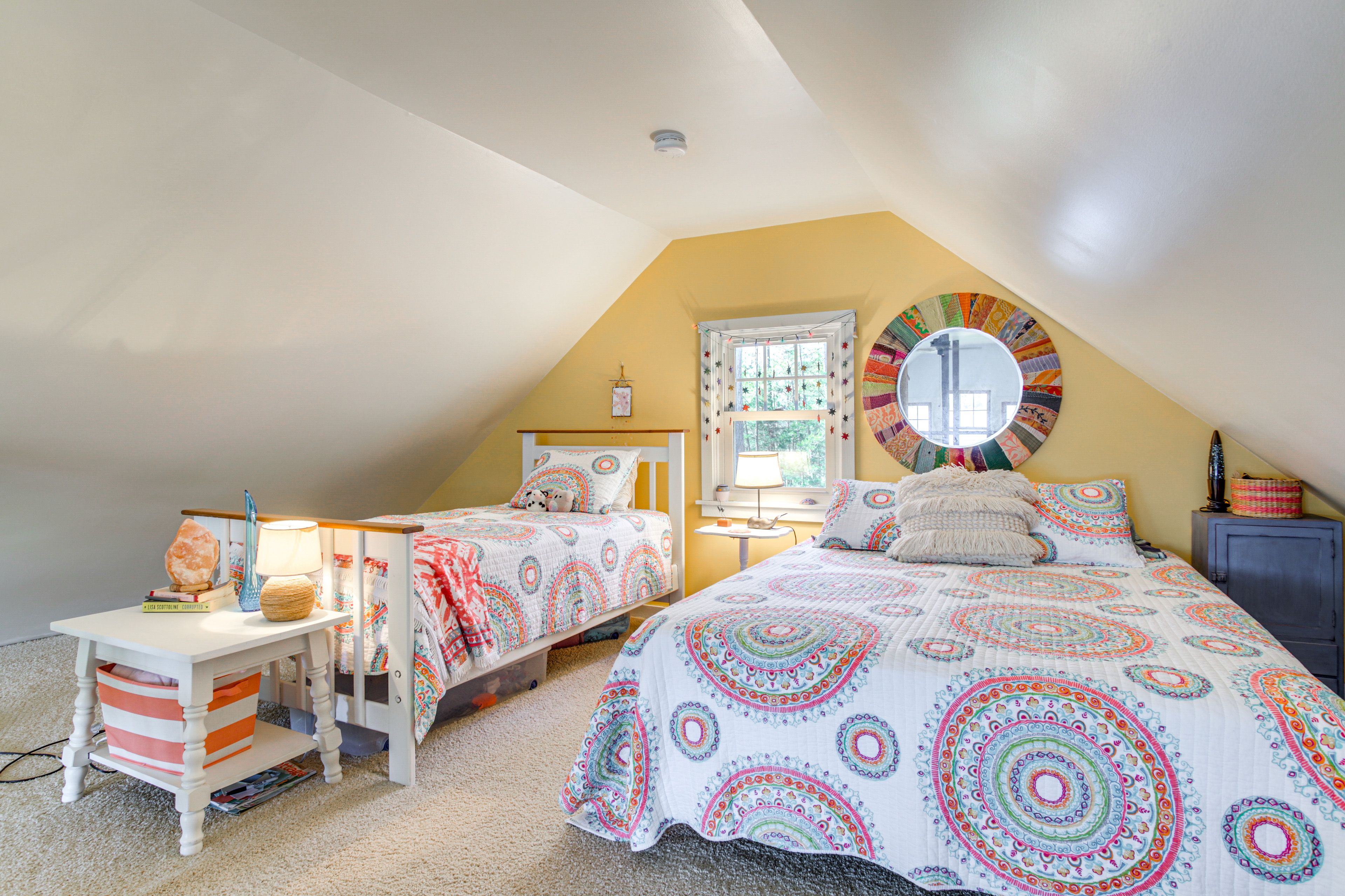 Loft | Queen Bed | Twin Bed | 2nd Floor