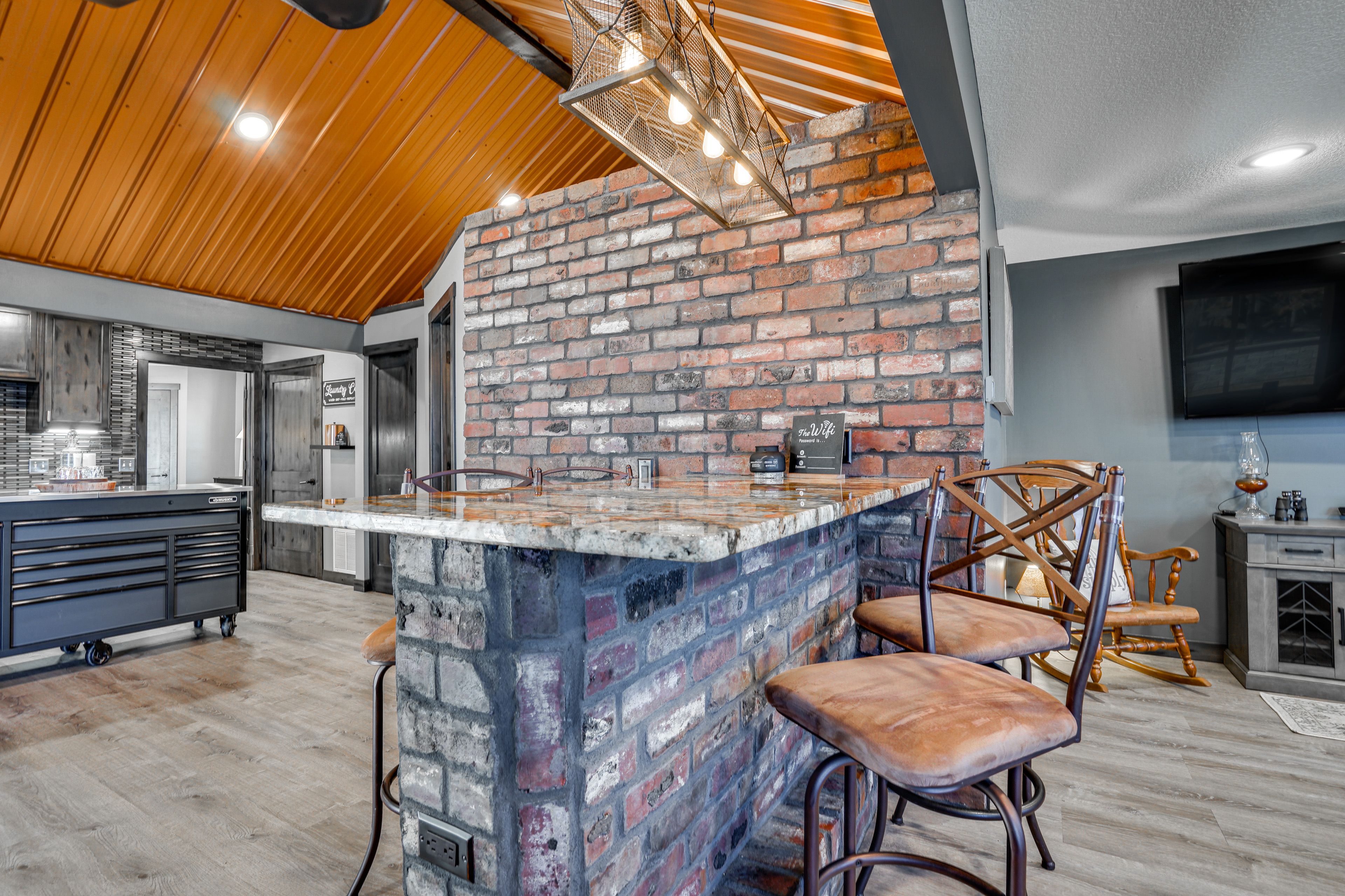 Dining Area | Dishware/Flatware