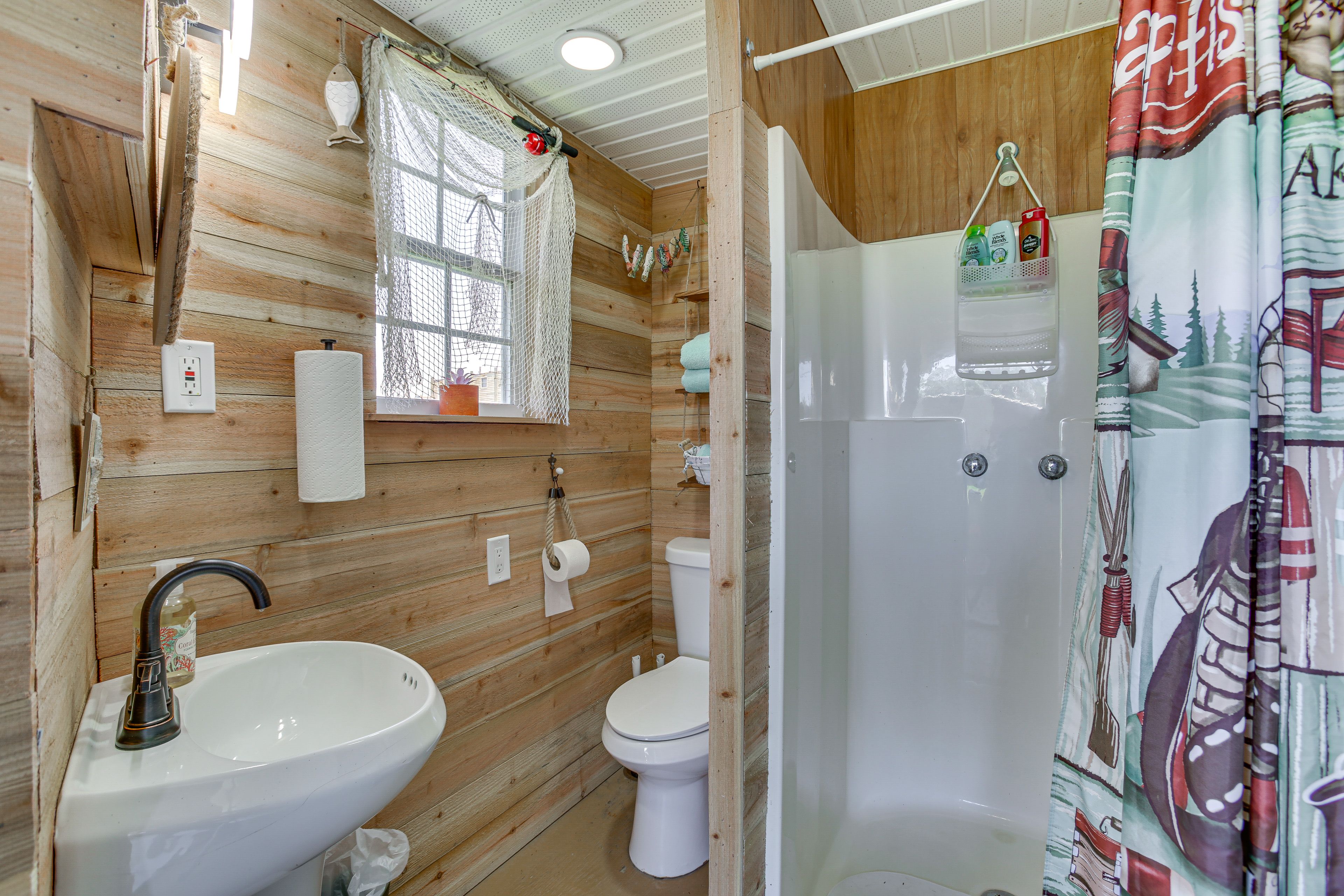 Outdoor Bathroom | Walk-In Shower