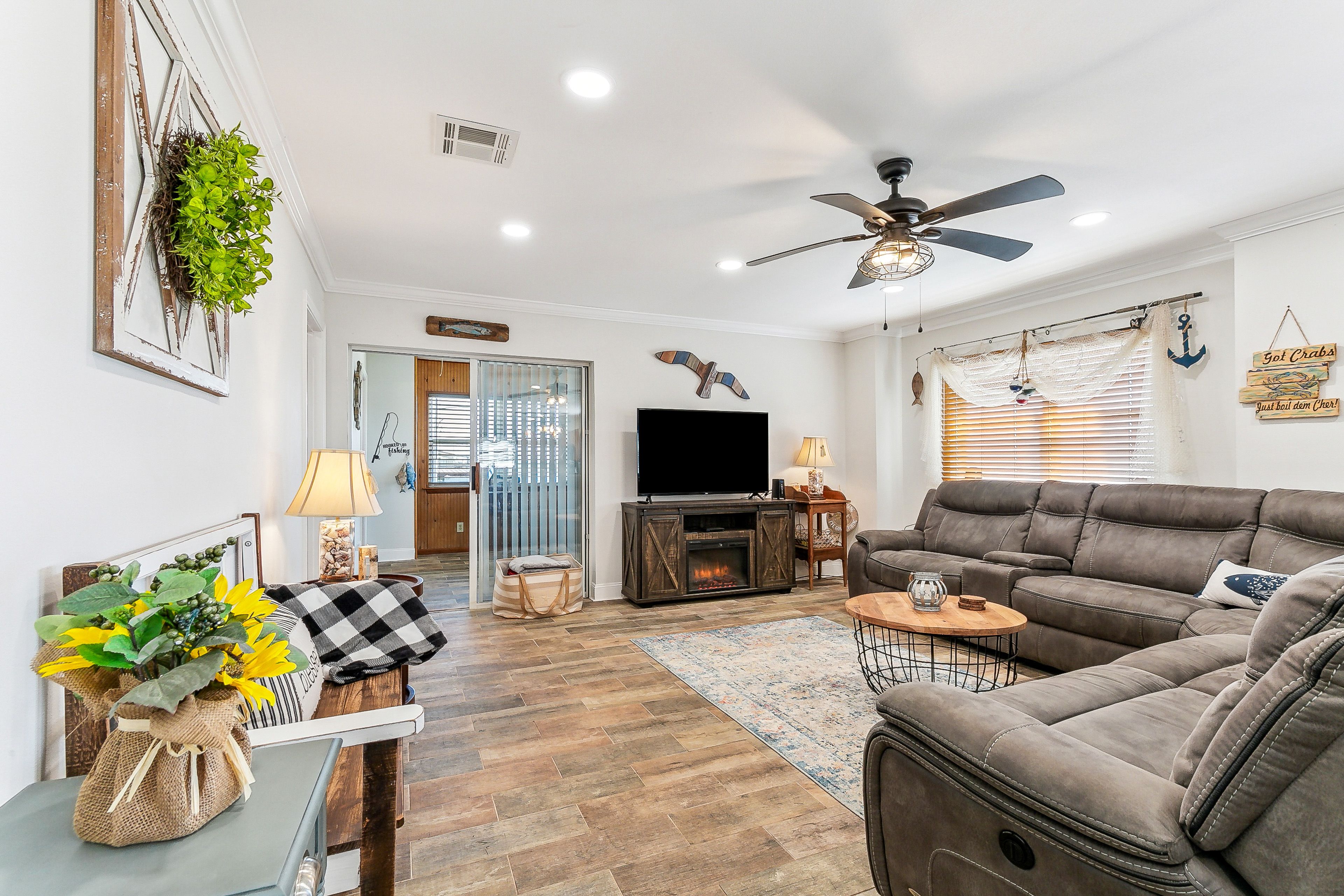 Living Room | Smart TV | Electric Fireplace | Free WiFi | Central A/C